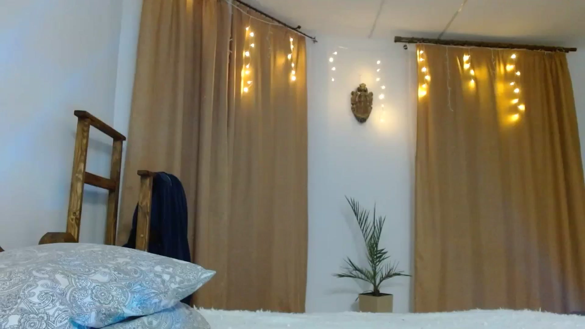 Gallery image thumbnail from UGLYGIRL_'s myfreecams stream on, 01/05/2024, 22:11 image 6 of 20