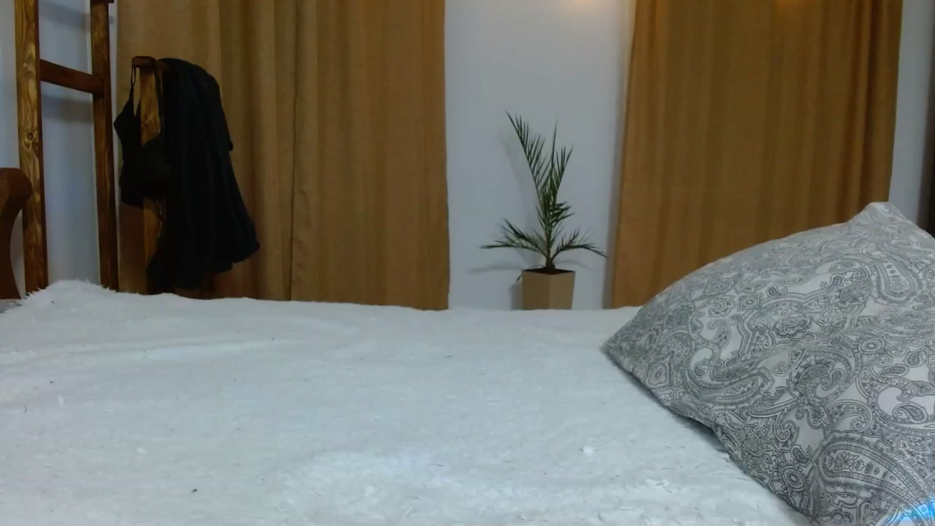 Gallery image thumbnail from UGLYGIRL_'s myfreecams stream on, 01/08/2024, 05:21 image 8 of 20