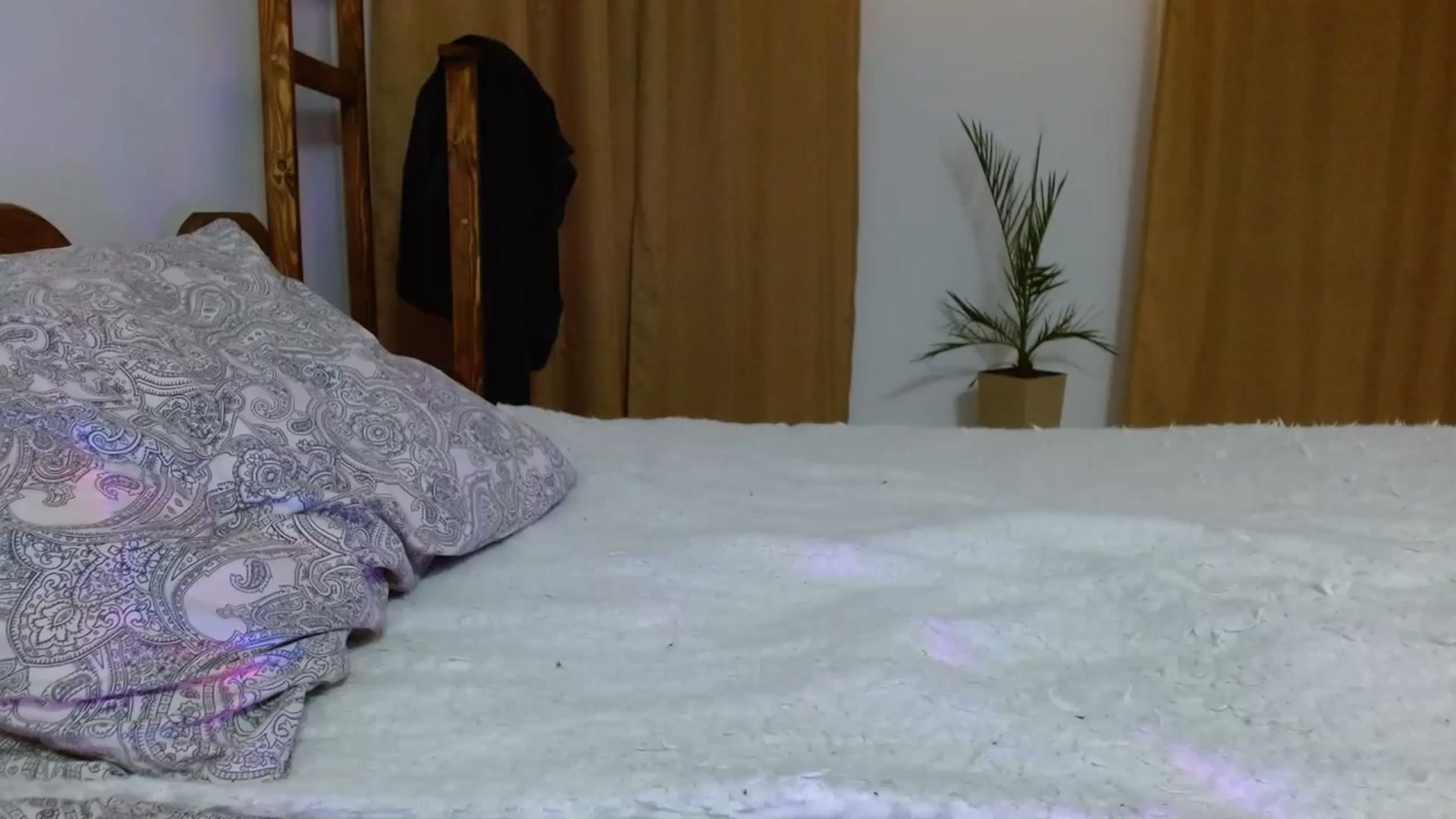Gallery image thumbnail from UGLYGIRL_'s myfreecams stream on, 01/10/2024, 24:07 image 3 of 20