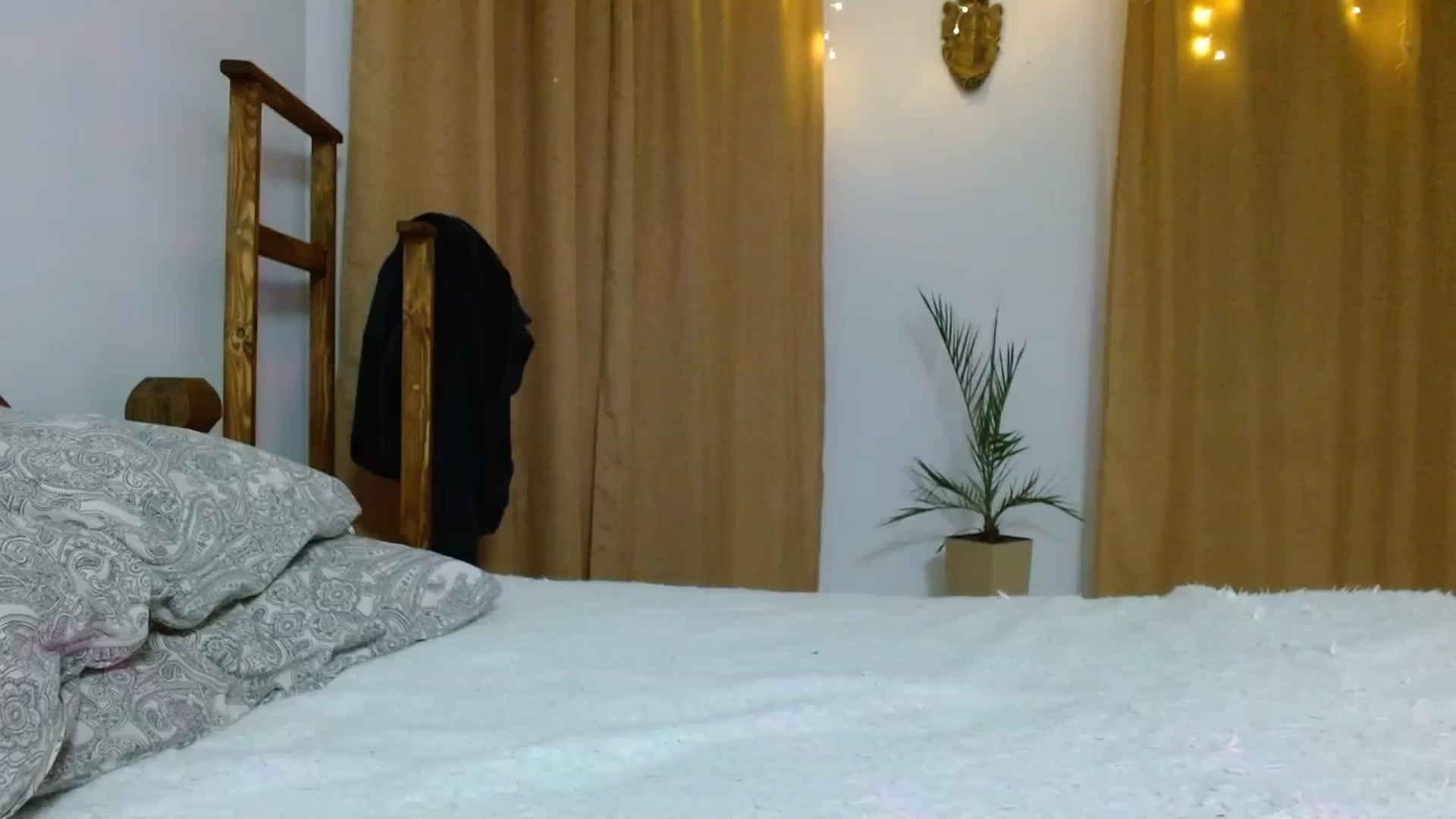 Gallery image thumbnail from UGLYGIRL_'s myfreecams stream on, 01/10/2024, 24:43 image 9 of 20