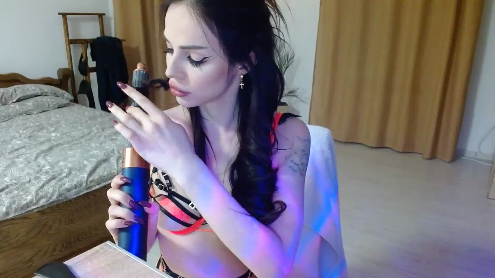 Gallery image thumbnail from UGLYGIRL_'s myfreecams stream on, 01/13/2024, 20:19 image 5 of 20