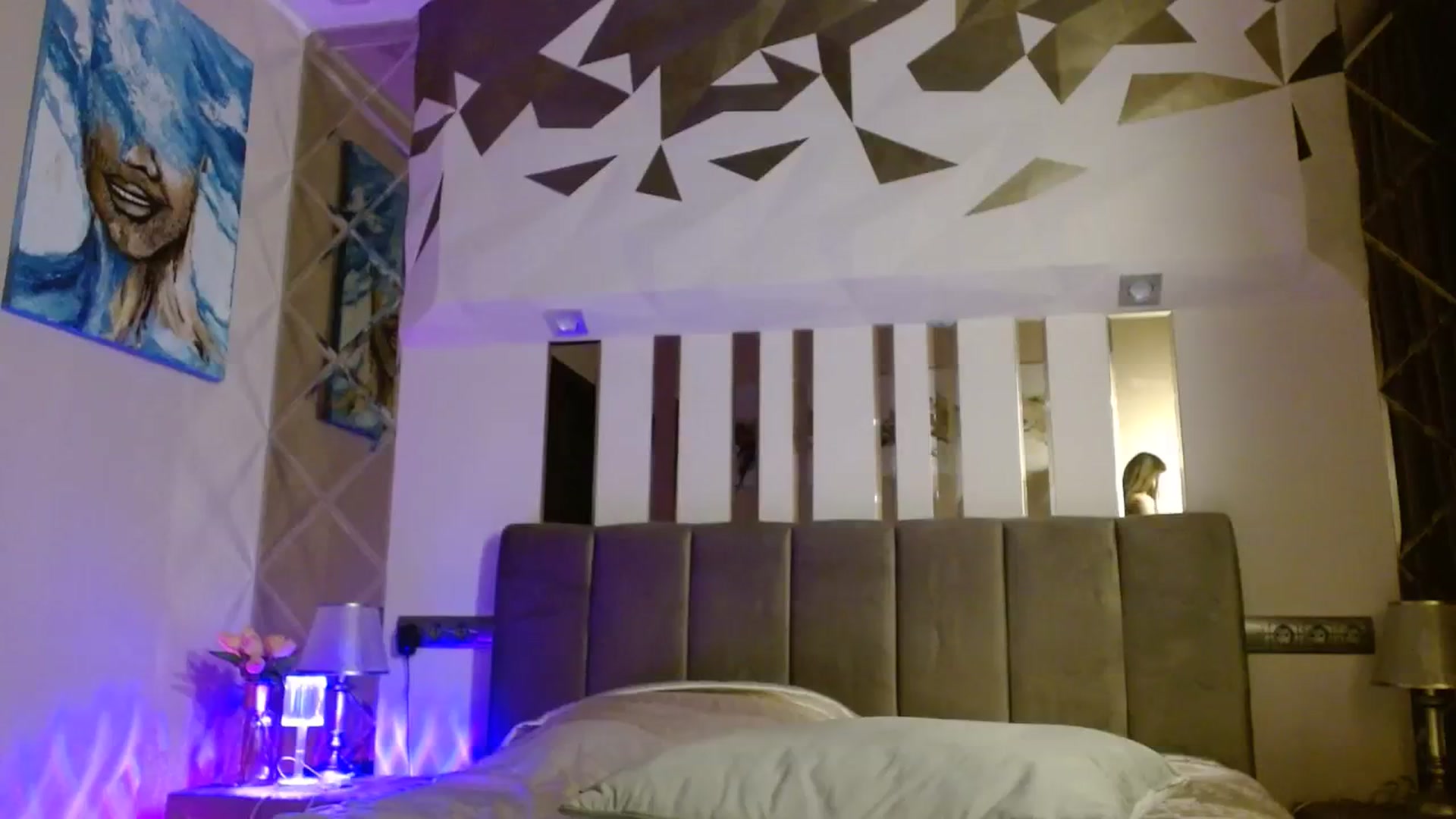 Gallery image thumbnail from UGLYGIRL_'s myfreecams stream on, 01/17/2024, 21:35 image 15 of 20