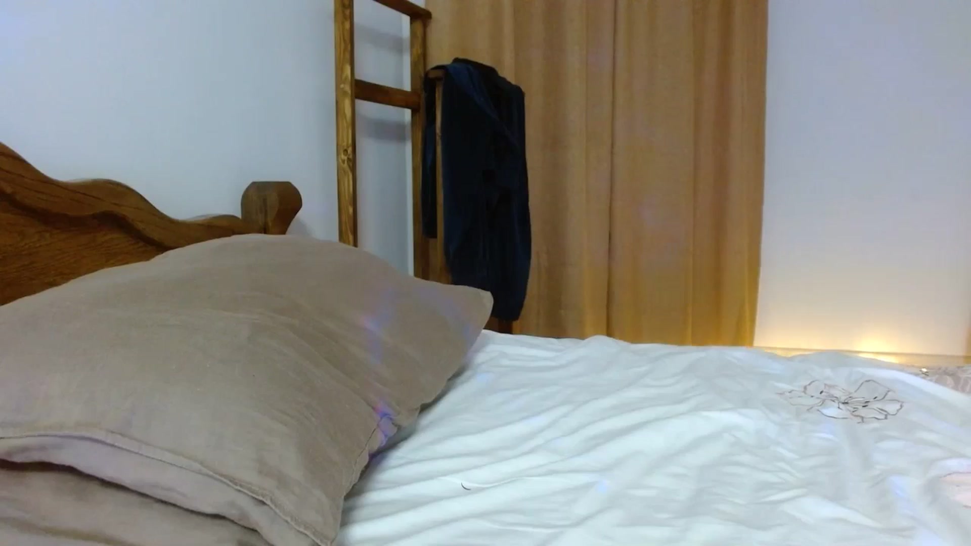Gallery image thumbnail from UGLYGIRL_'s myfreecams stream on, 02/01/2024, 22:49 image 14 of 20