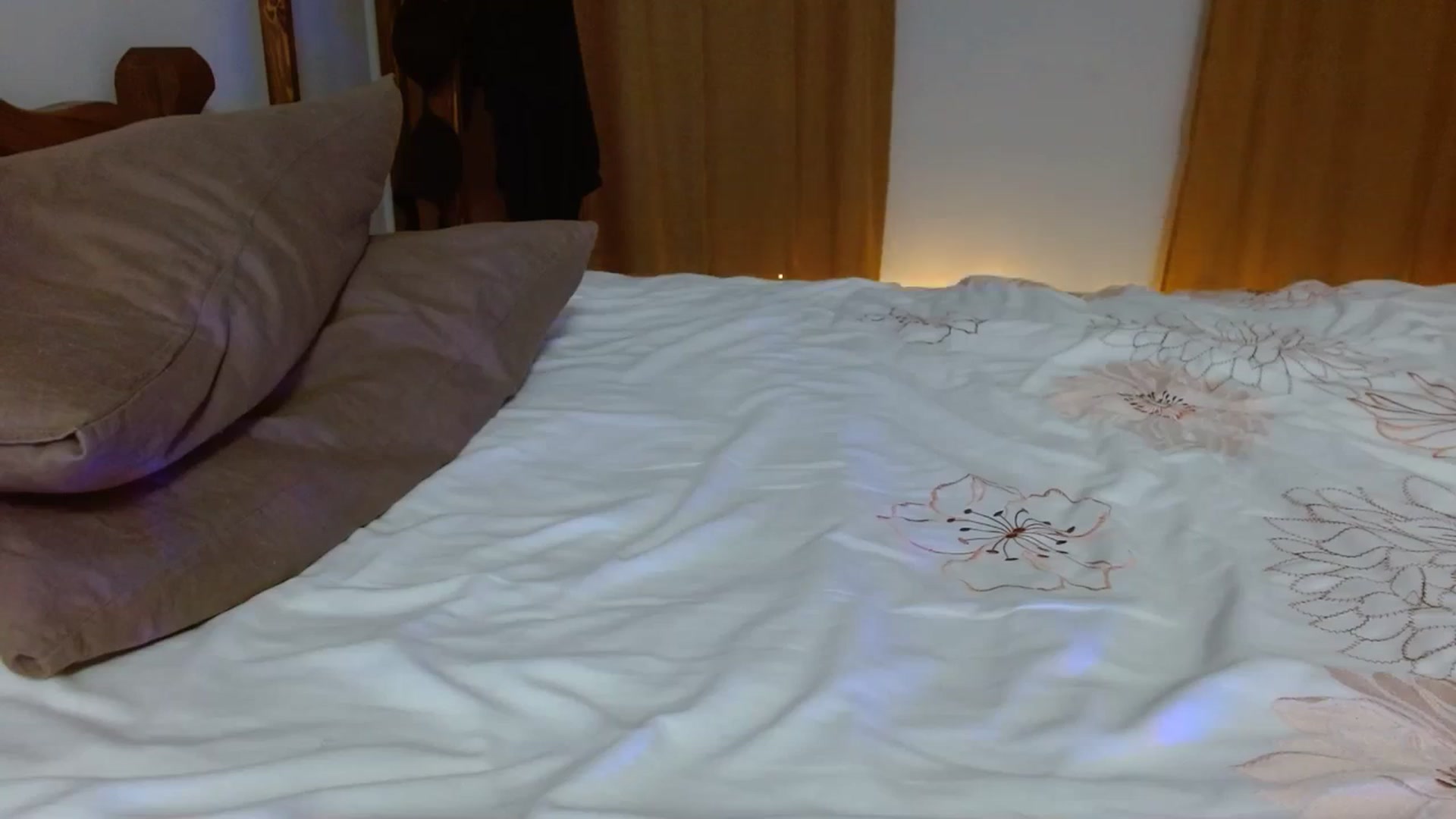 Gallery image thumbnail from UGLYGIRL_'s myfreecams stream on, 02/04/2024, 01:48 image 15 of 20