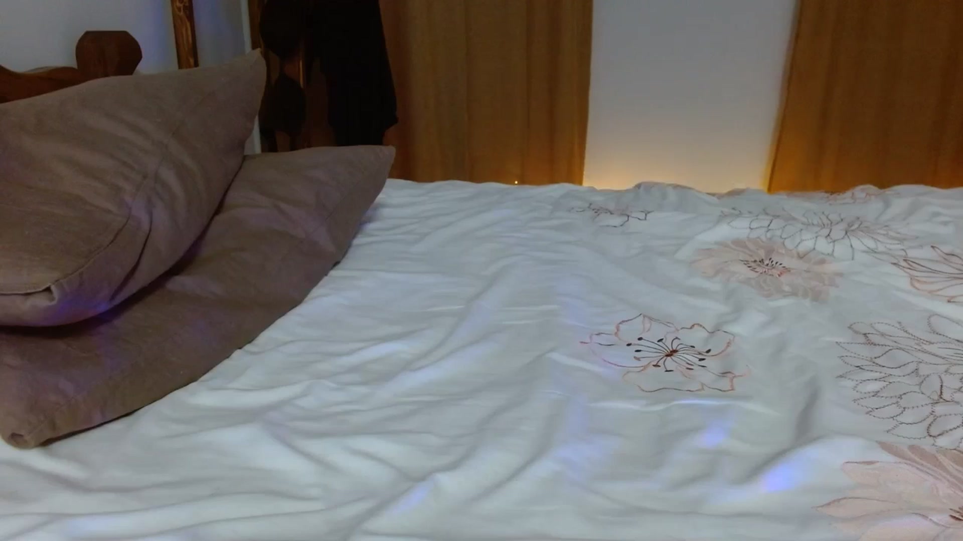 Gallery image thumbnail from UGLYGIRL_'s myfreecams stream on, 02/04/2024, 01:48 image 10 of 20