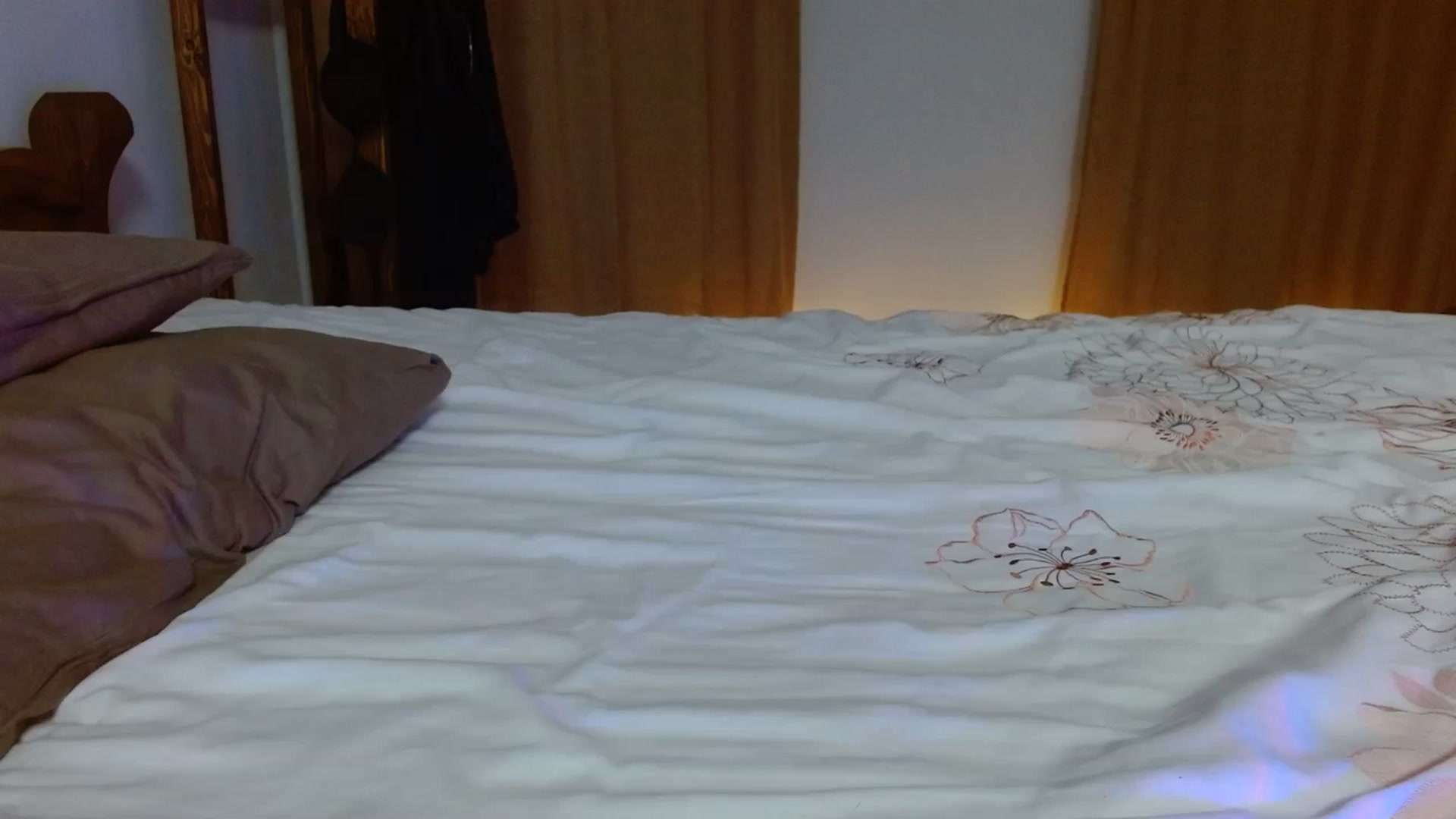 Gallery image thumbnail from UGLYGIRL_'s myfreecams stream on, 02/04/2024, 05:29 image 8 of 20