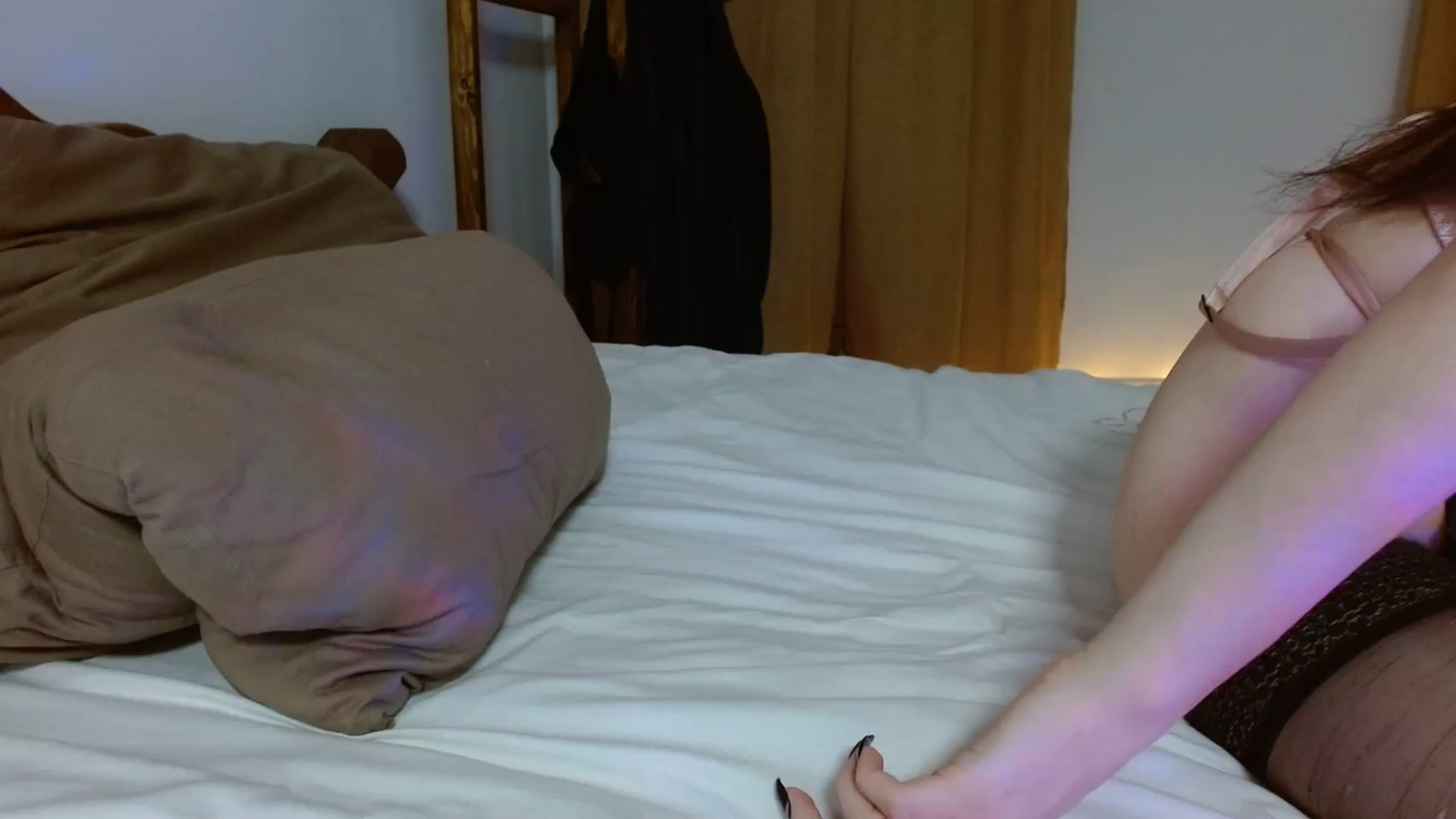 Gallery image thumbnail from UGLYGIRL_'s myfreecams stream on, 02/04/2024, 20:04 image 10 of 20