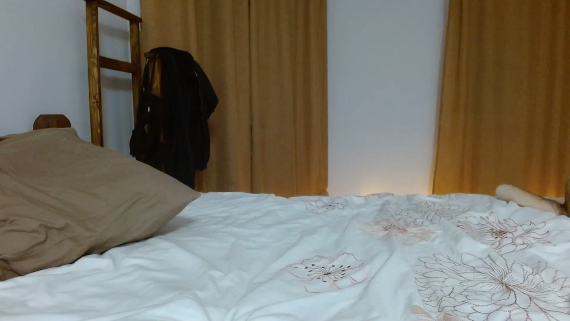 Gallery image thumbnail from UGLYGIRL_'s myfreecams stream on, 02/06/2024, 21:22 image 1 of 20