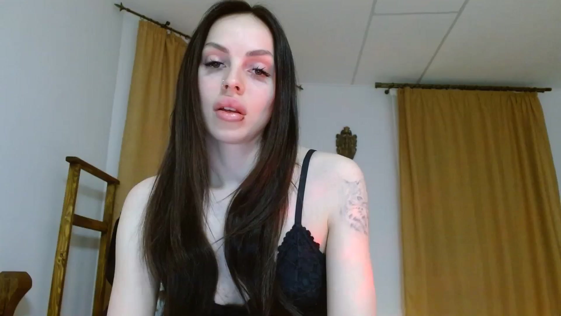 Gallery image thumbnail from UGLYGIRL_'s myfreecams stream on, 02/07/2024, 21:28 image 18 of 20