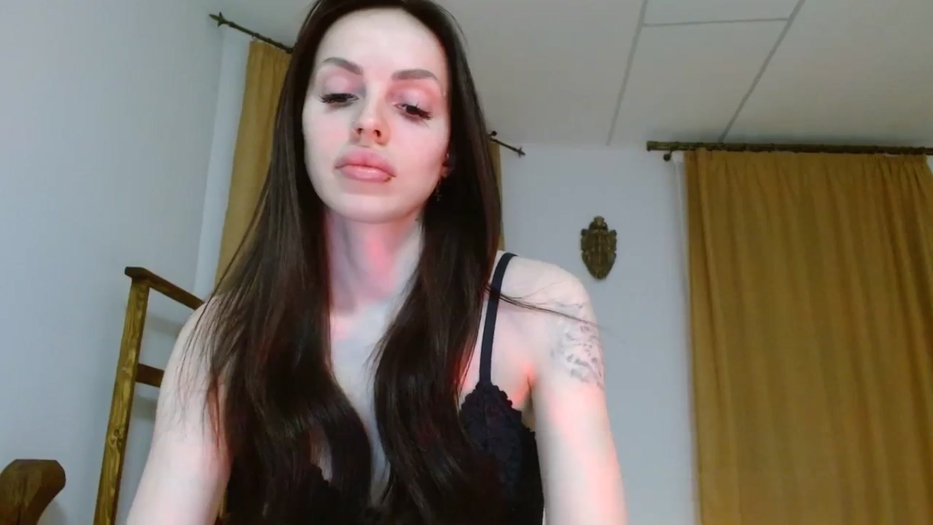 Gallery image thumbnail from UGLYGIRL_'s myfreecams stream on, 02/07/2024, 21:28 image 12 of 20