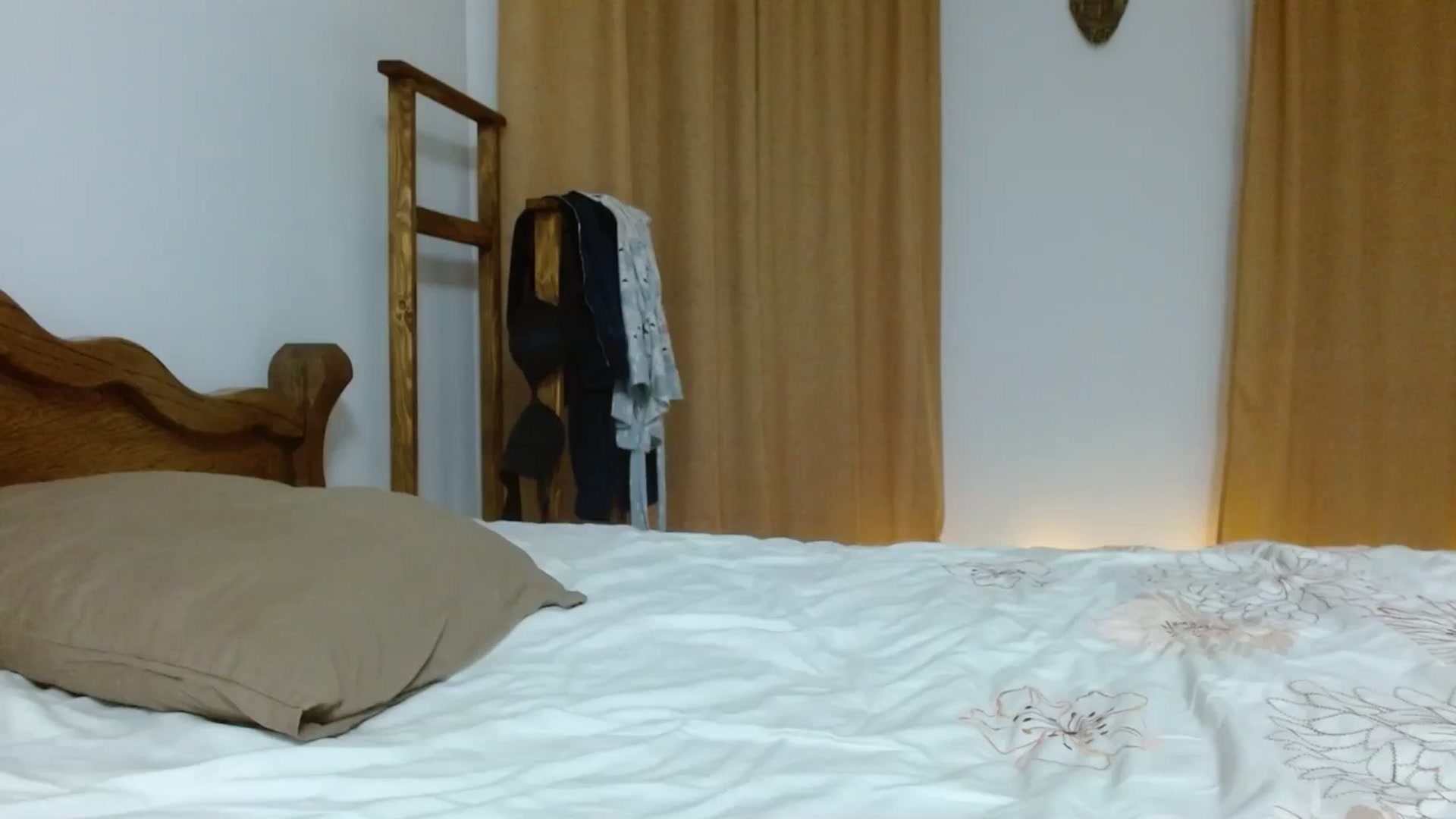 Gallery image thumbnail from UGLYGIRL_'s myfreecams stream on, 02/07/2024, 22:01 image 10 of 20