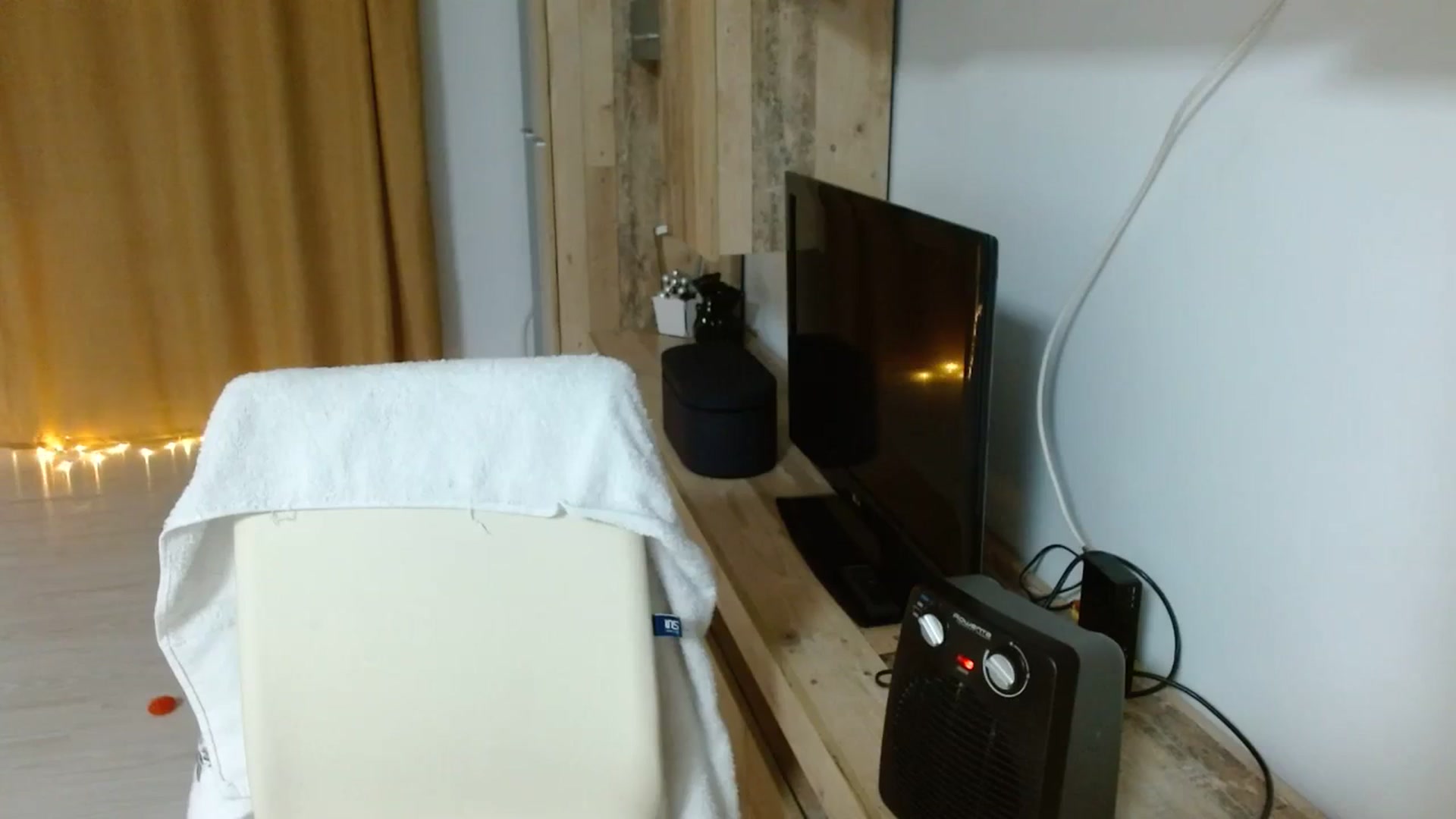Gallery image thumbnail from UGLYGIRL_'s myfreecams stream on, 02/10/2024, 17:39 image 8 of 20