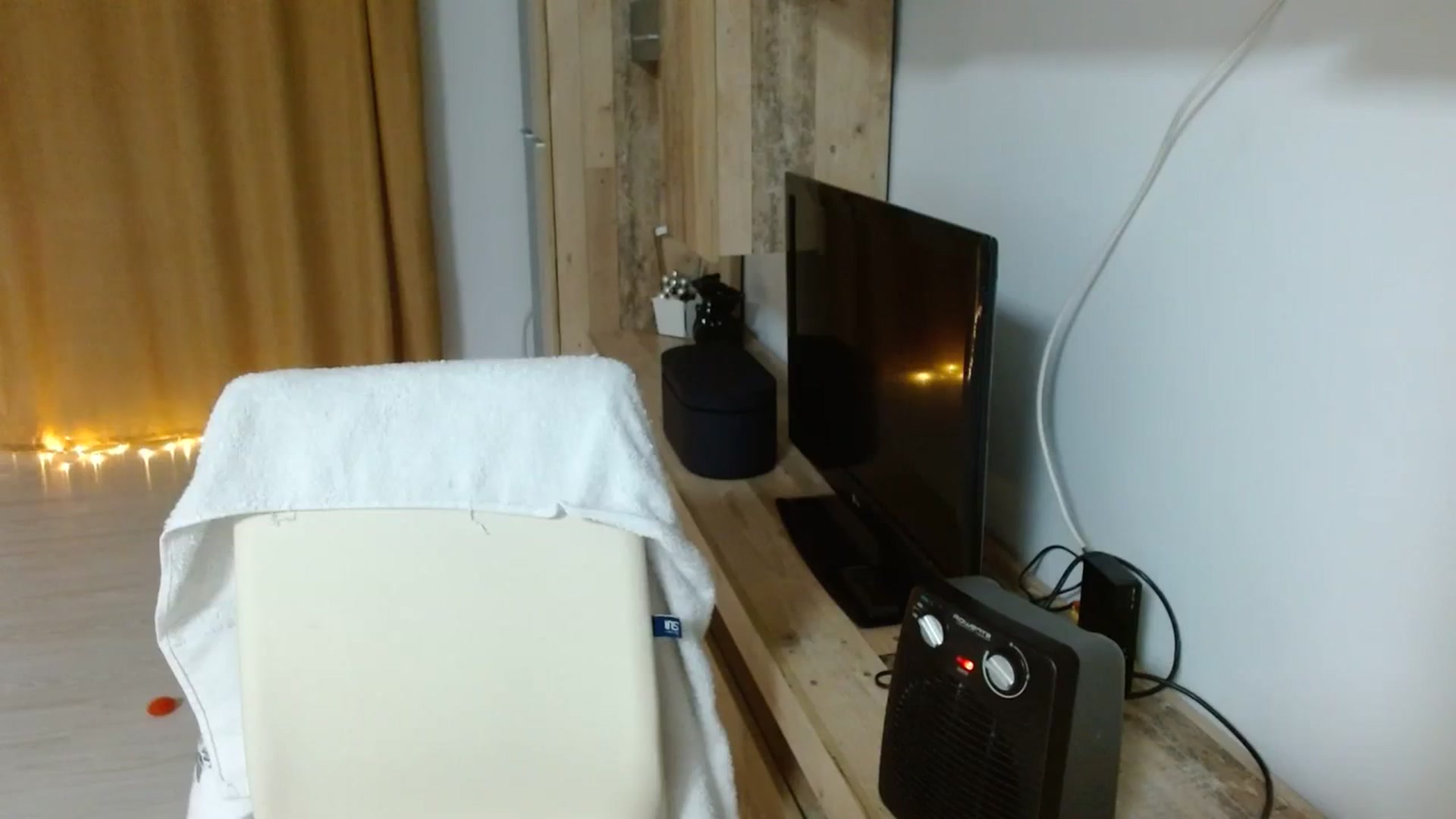 Gallery image thumbnail from UGLYGIRL_'s myfreecams stream on, 02/10/2024, 17:39 image 17 of 20