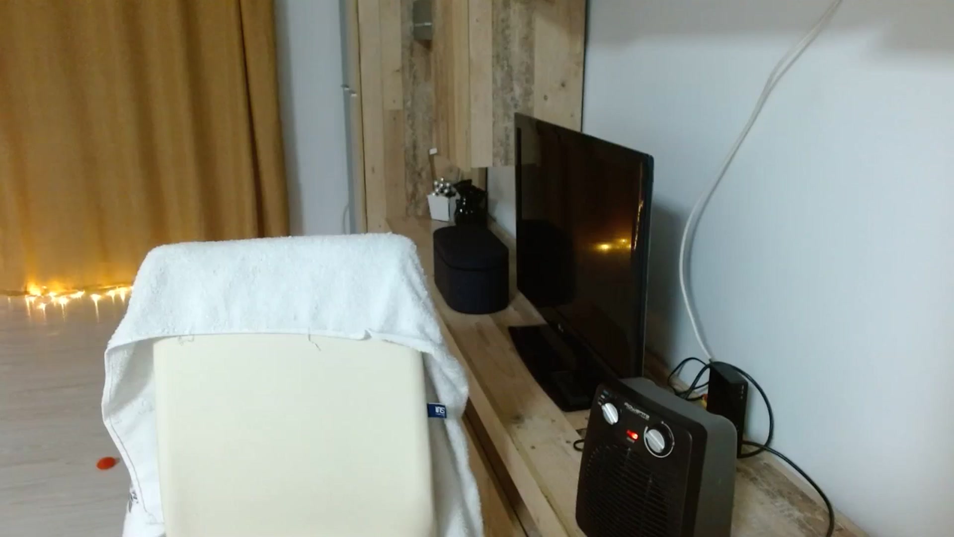 Gallery image thumbnail from UGLYGIRL_'s myfreecams stream on, 02/10/2024, 17:39 image 16 of 20