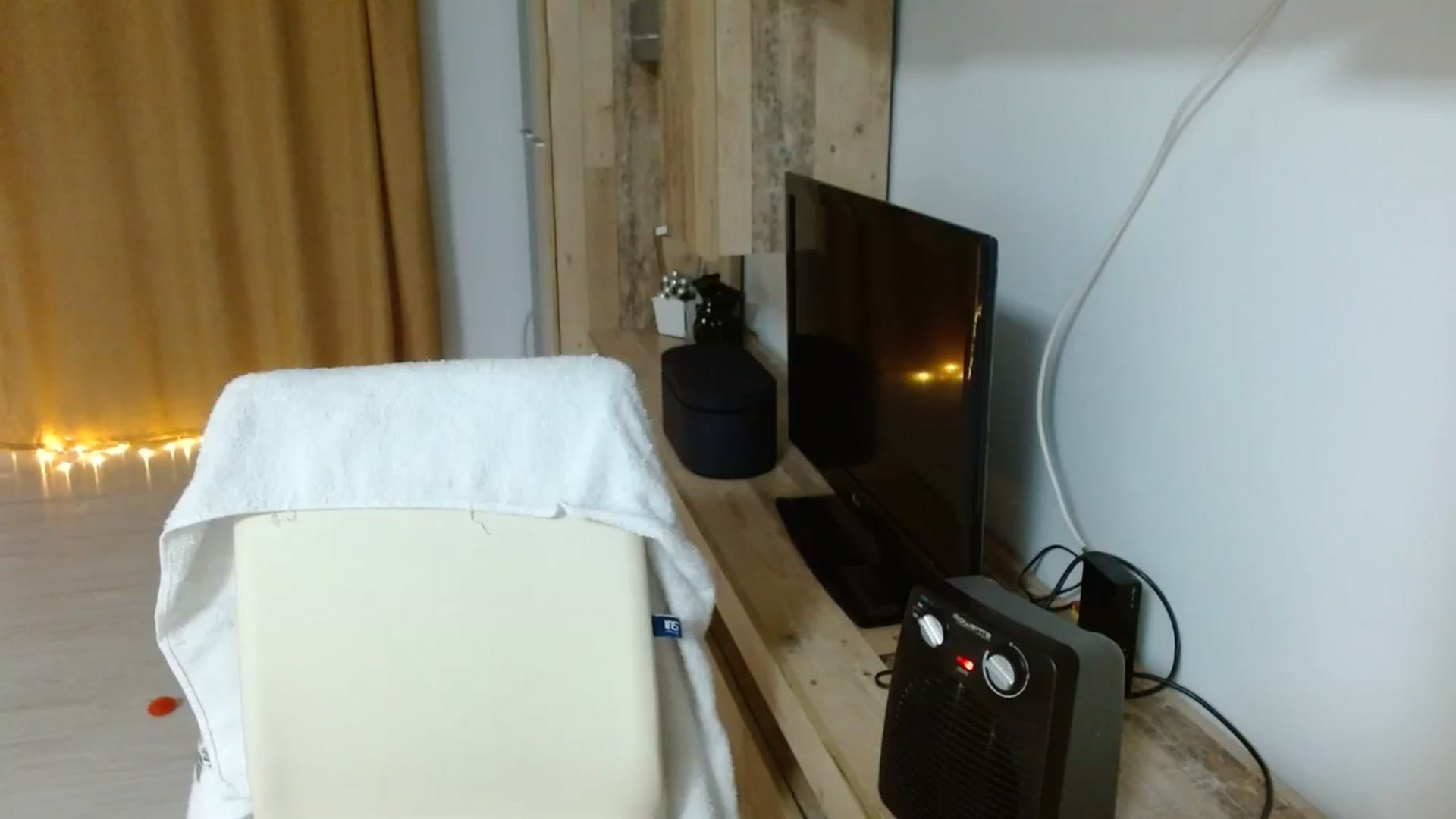 Gallery image thumbnail from UGLYGIRL_'s myfreecams stream on, 02/10/2024, 17:39 image 15 of 20
