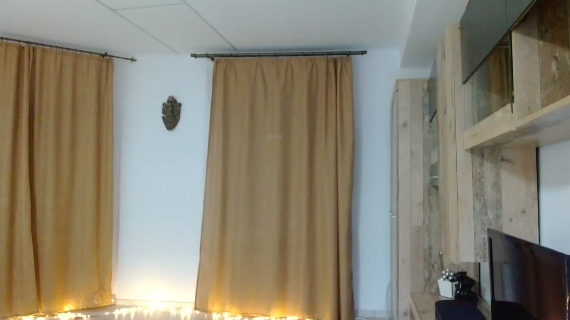 Gallery image thumbnail from UGLYGIRL_'s myfreecams stream on, 02/11/2024, 20:15 image 1 of 20