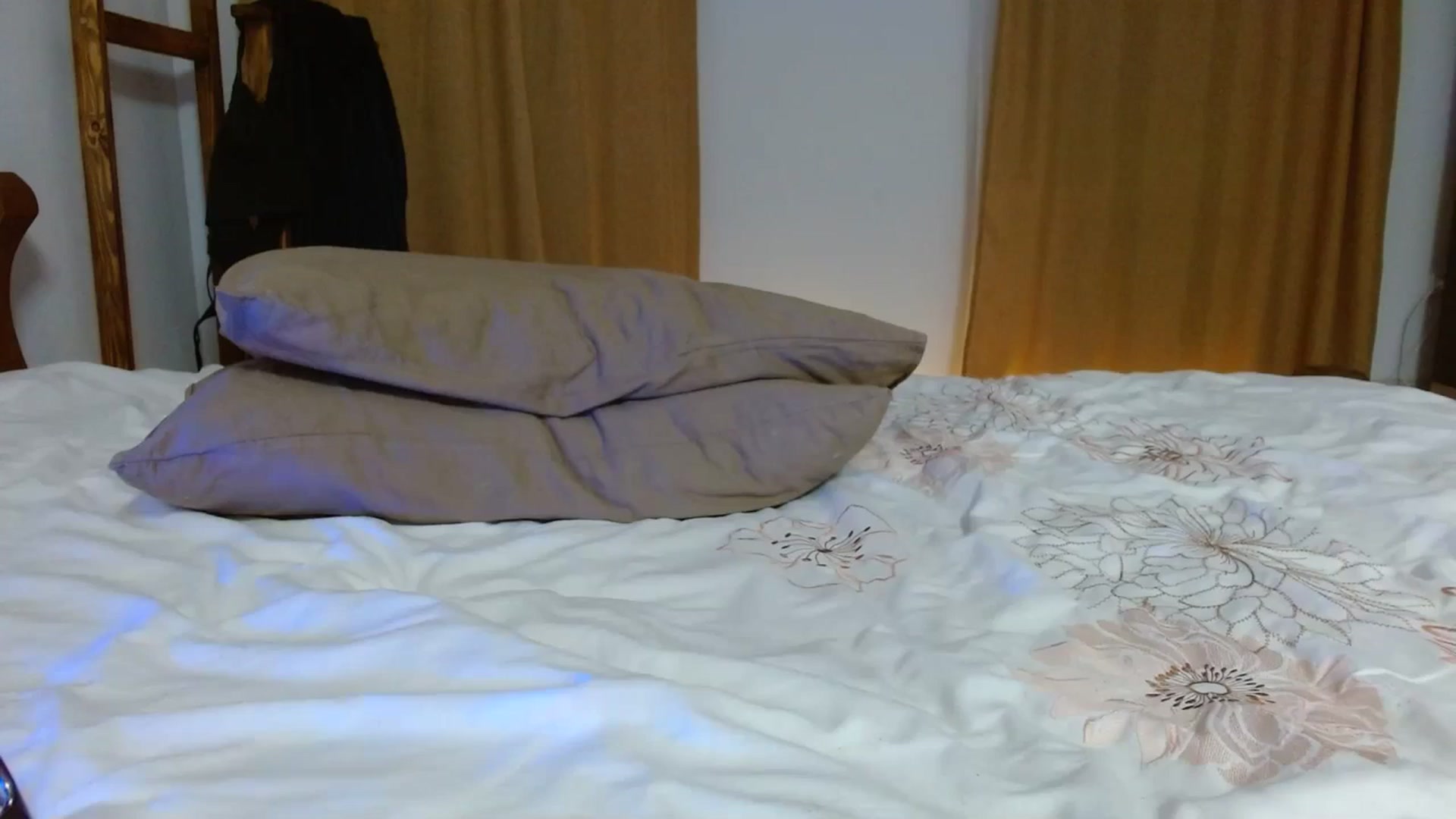 Gallery image thumbnail from UGLYGIRL_'s myfreecams stream on, 02/12/2024, 02:27 image 1 of 20