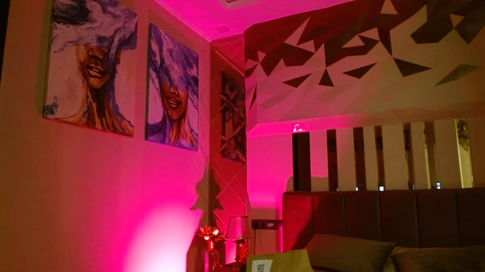 Gallery image thumbnail from UGLYGIRL_'s myfreecams stream on, 02/13/2024, 21:15 image 3 of 20