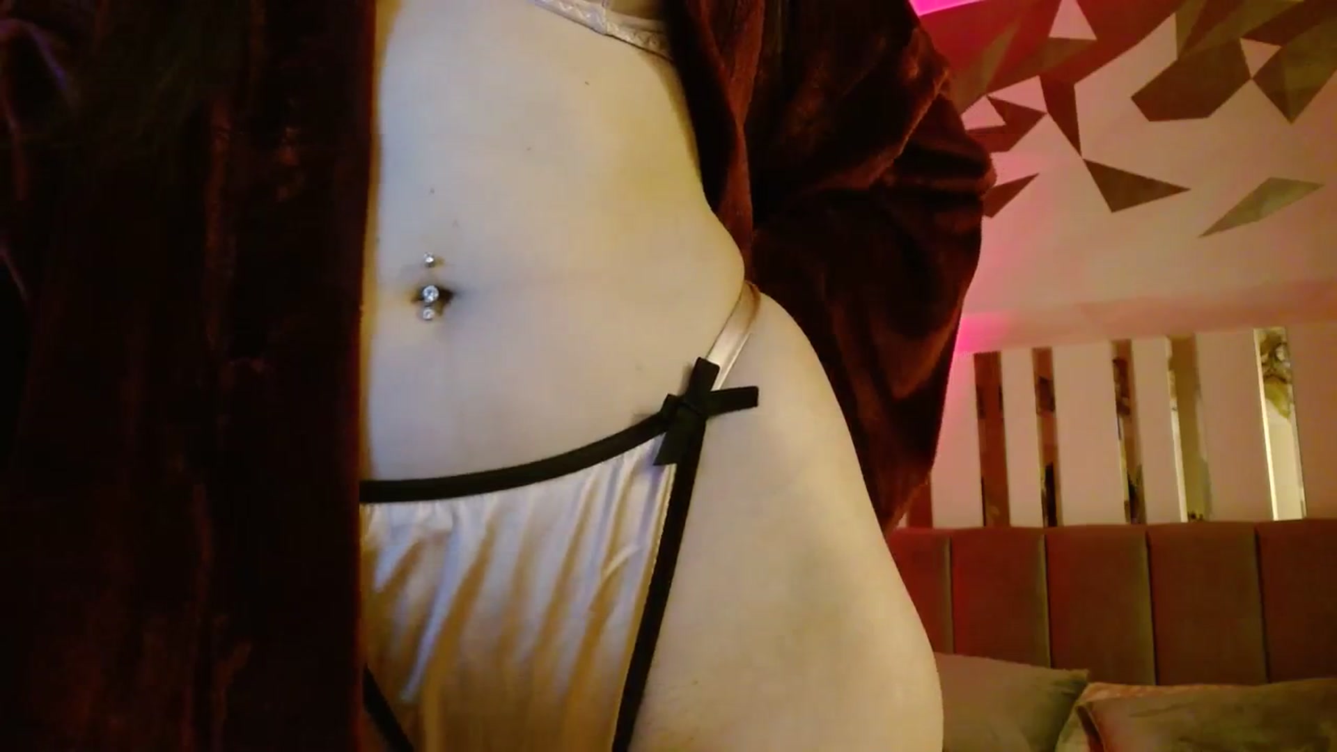 Gallery image thumbnail from UGLYGIRL_'s myfreecams stream on, 02/13/2024, 21:15 image 5 of 20