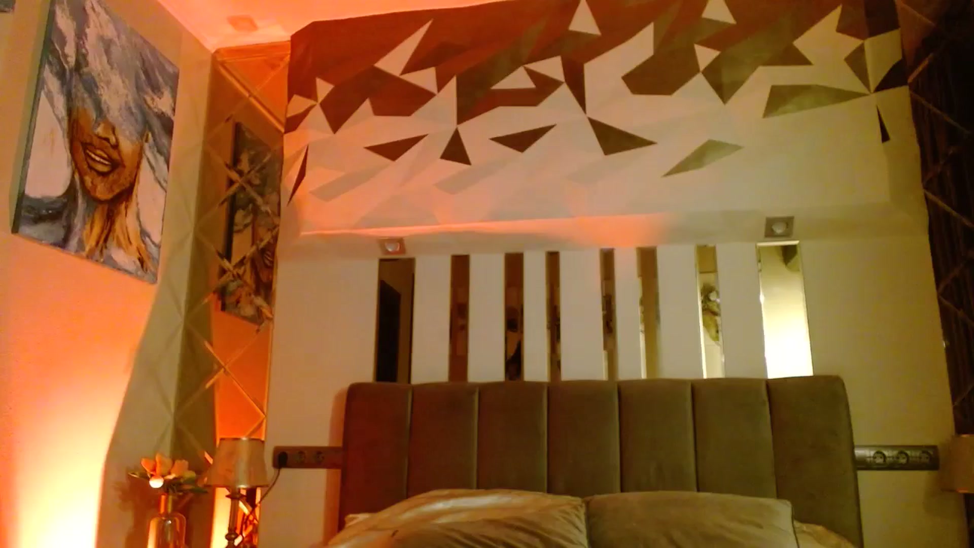Gallery image thumbnail from UGLYGIRL_'s myfreecams stream on, 02/14/2024, 22:13 image 2 of 20
