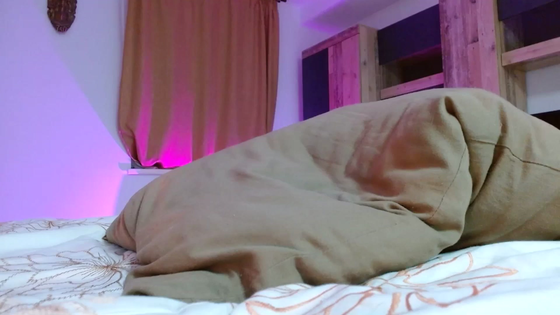 Gallery image thumbnail from UGLYGIRL_'s myfreecams stream on, 02/27/2024, 01:40 image 14 of 20