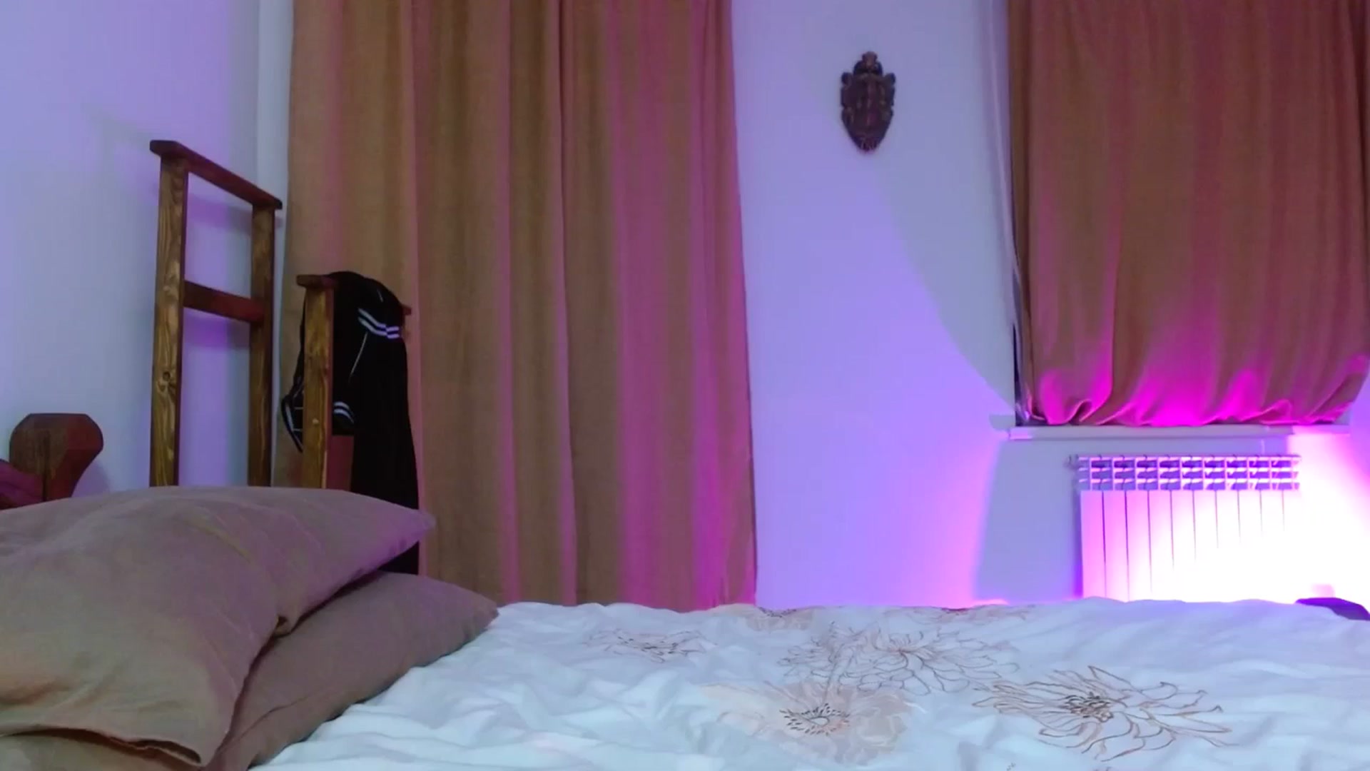 Gallery image thumbnail from UGLYGIRL_'s myfreecams stream on, 02/28/2024, 23:35 image 5 of 20