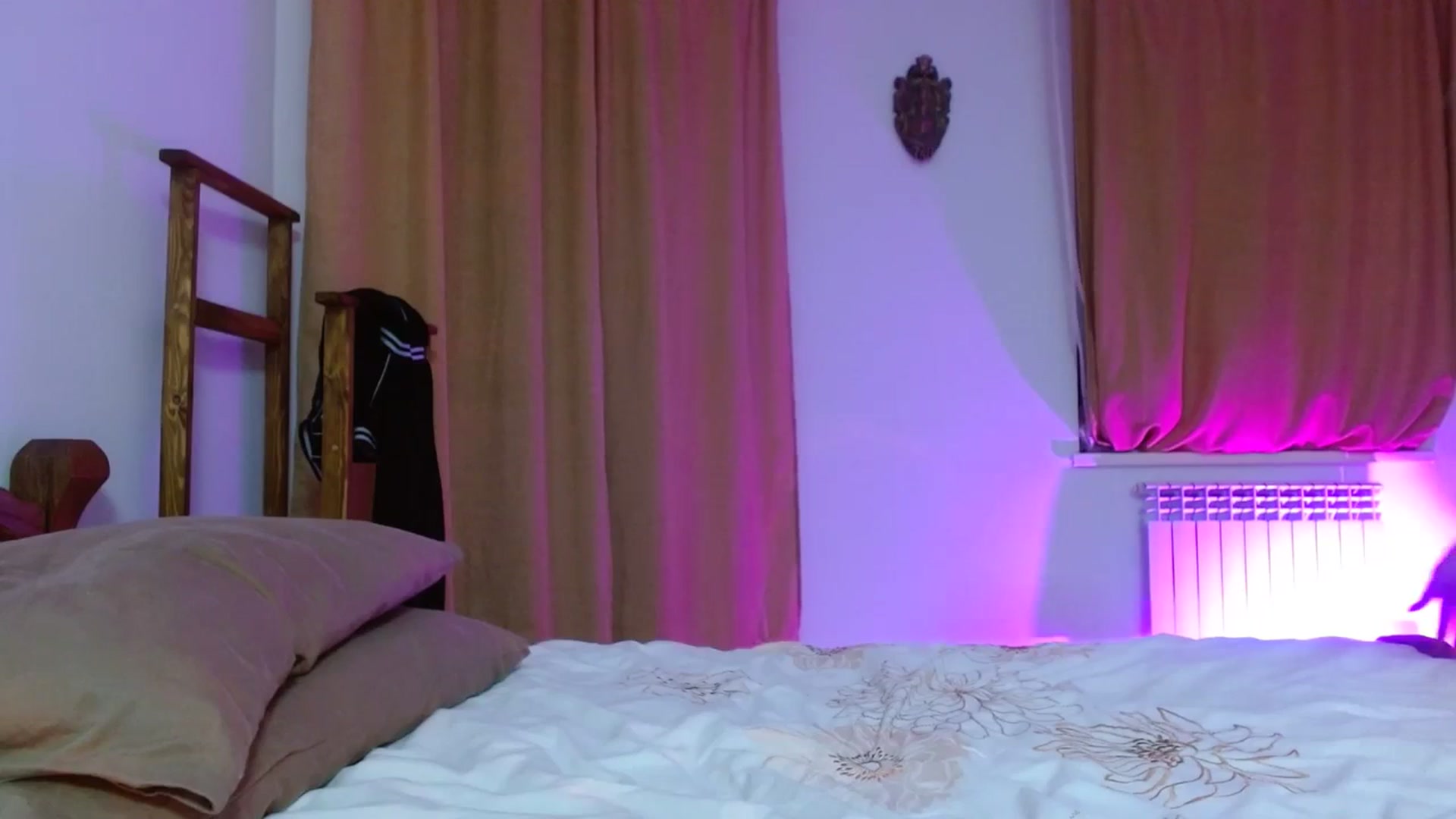 Gallery image thumbnail from UGLYGIRL_'s myfreecams stream on, 02/28/2024, 23:35 image 7 of 20