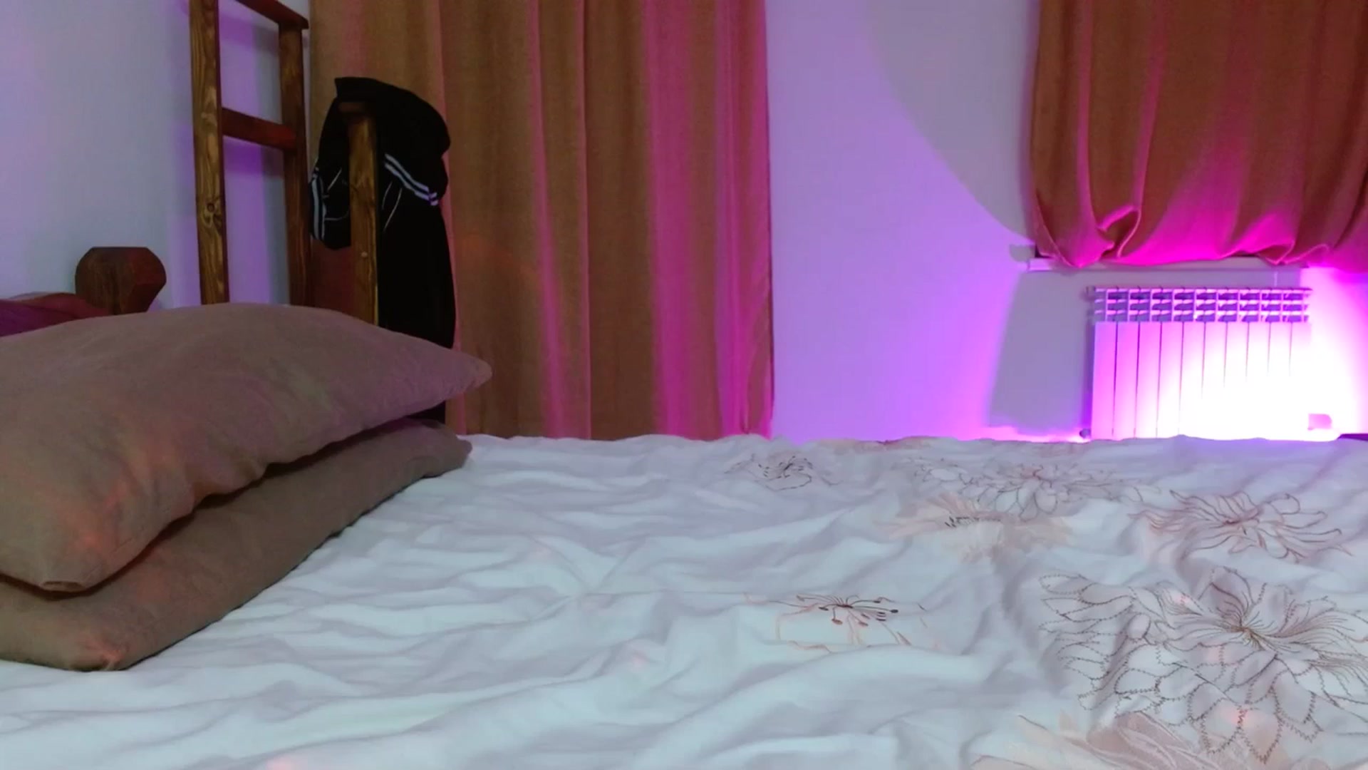 Gallery image thumbnail from UGLYGIRL_'s myfreecams stream on, 03/03/2024, 03:44 image 6 of 20