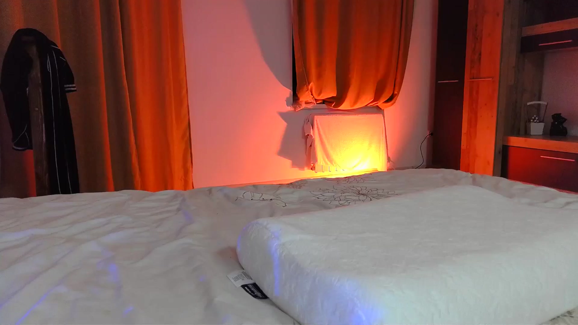 Gallery image thumbnail from UGLYGIRL_'s myfreecams stream on, 03/10/2024, 24:52 image 1 of 20