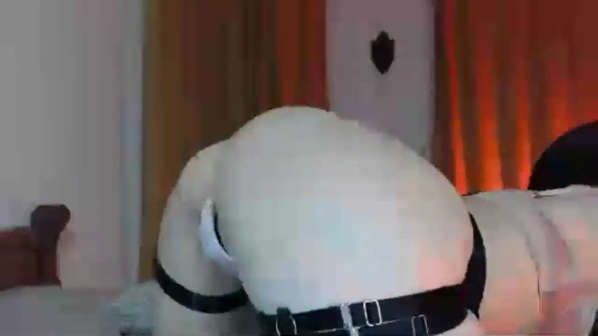 Gallery image thumbnail from UGLYGIRL_'s myfreecams stream on, 04/17/2024, 18:31 image 9 of 20