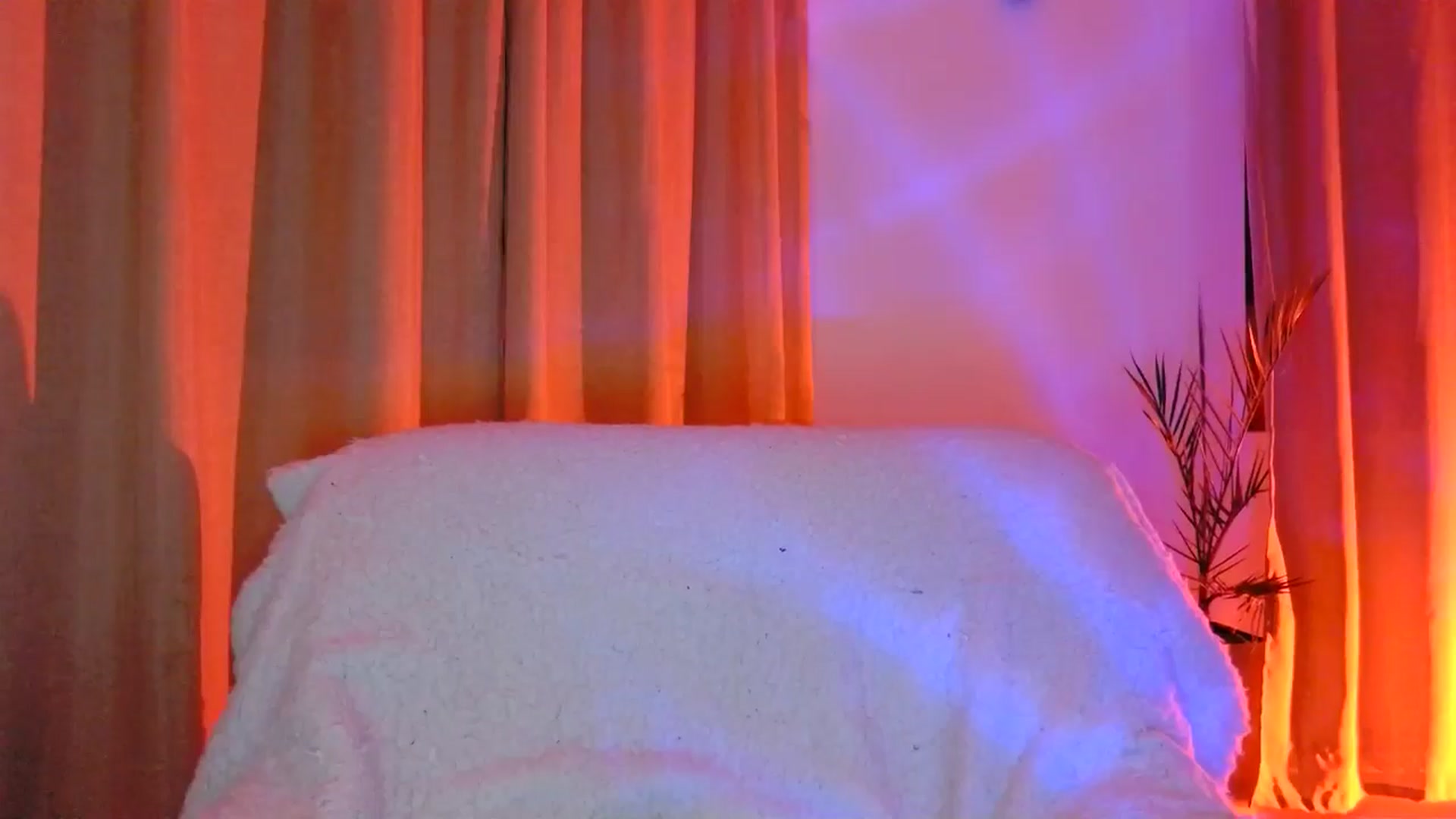 Gallery image thumbnail from UGLYGIRL_'s myfreecams stream on, 04/21/2024, 23:47 image 14 of 20