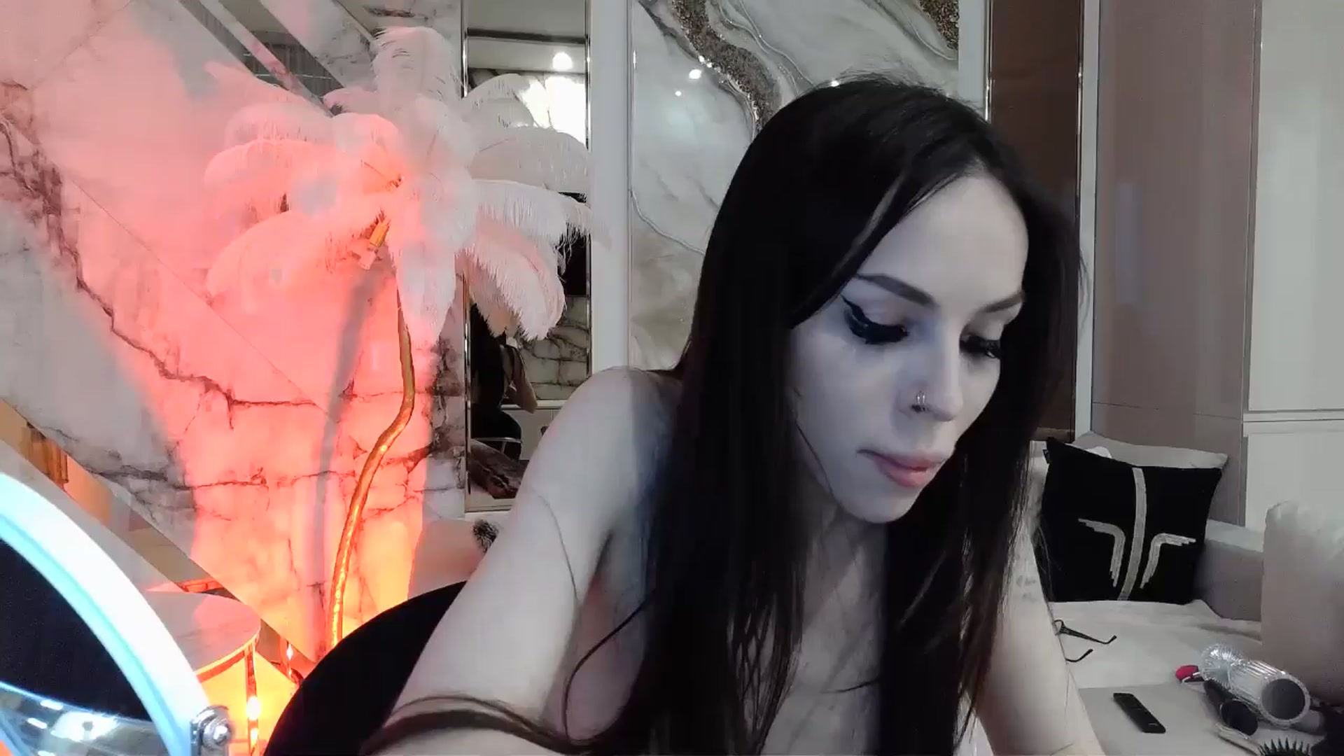 Gallery image thumbnail from UGLYGIRL_'s myfreecams stream on, 05/05/2024, 17:35 image 15 of 20