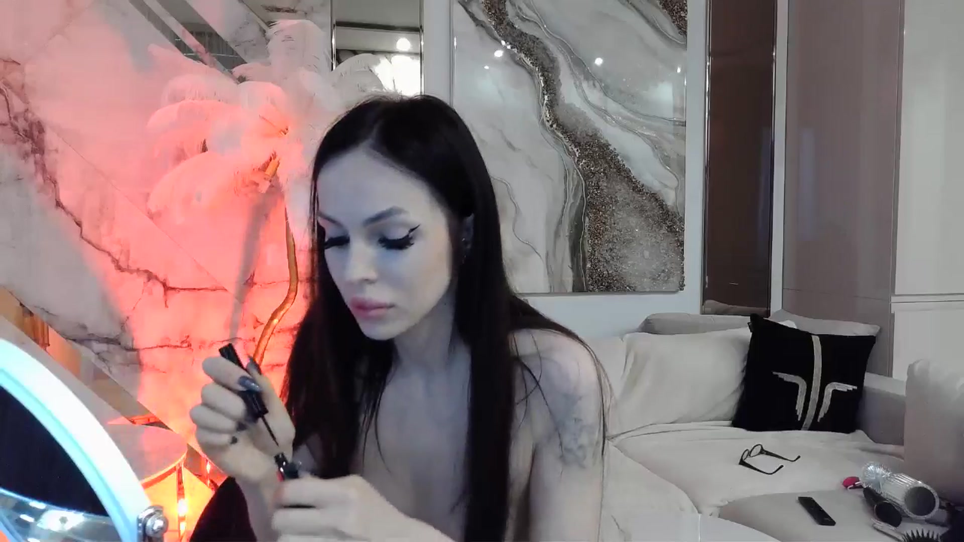 Gallery image thumbnail from UGLYGIRL_'s myfreecams stream on, 05/05/2024, 17:35 image 14 of 20
