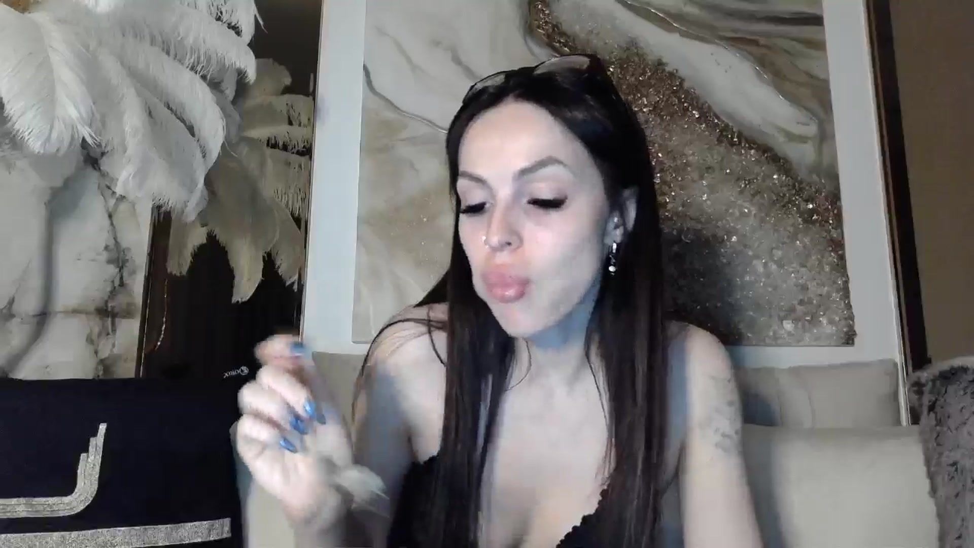 Gallery image thumbnail from UGLYGIRL_'s myfreecams stream on, 05/20/2024, 23:17 image 10 of 20