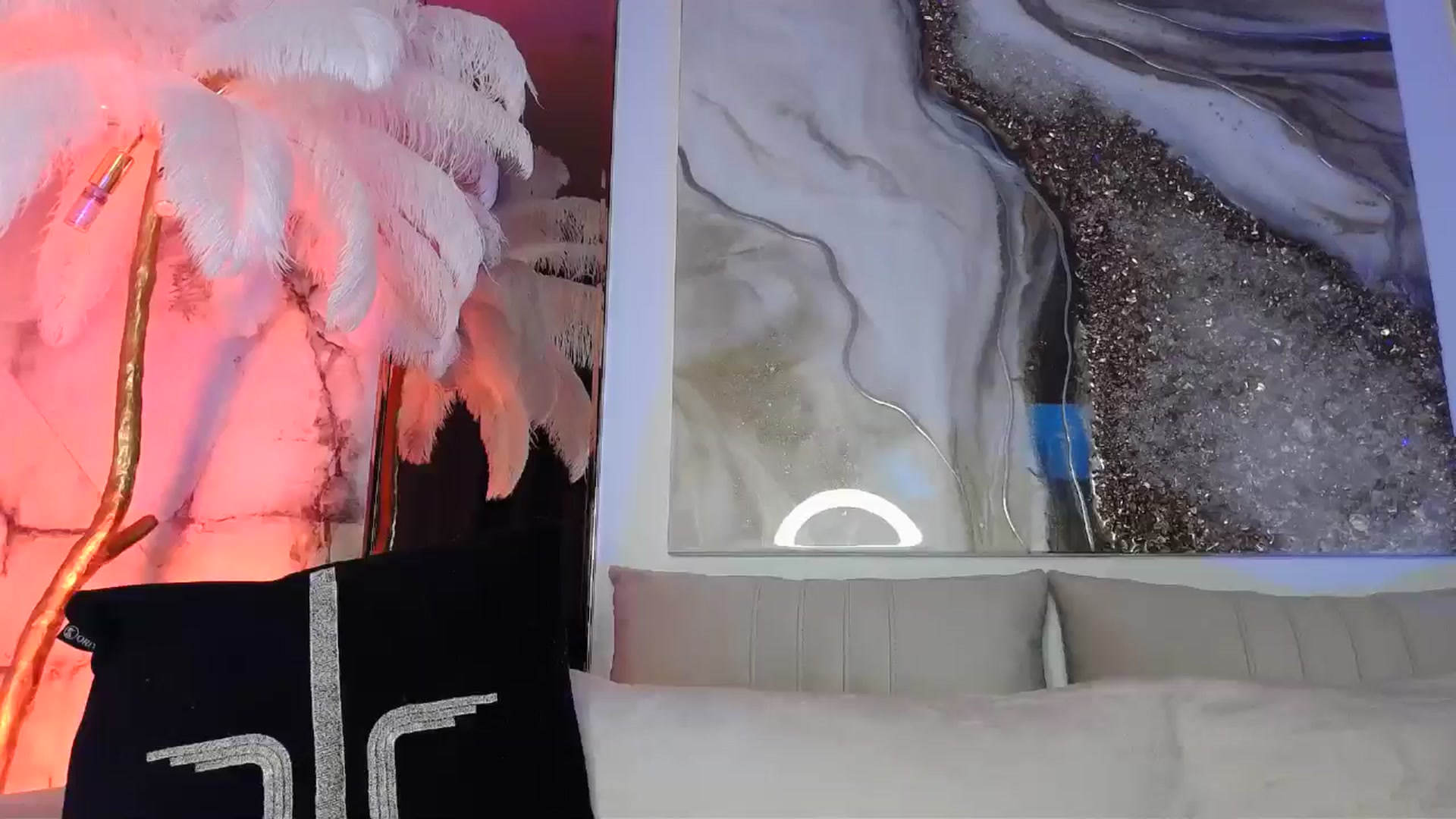 Gallery image thumbnail from UGLYGIRL_'s myfreecams stream on, 05/25/2024, 20:02 image 2 of 20