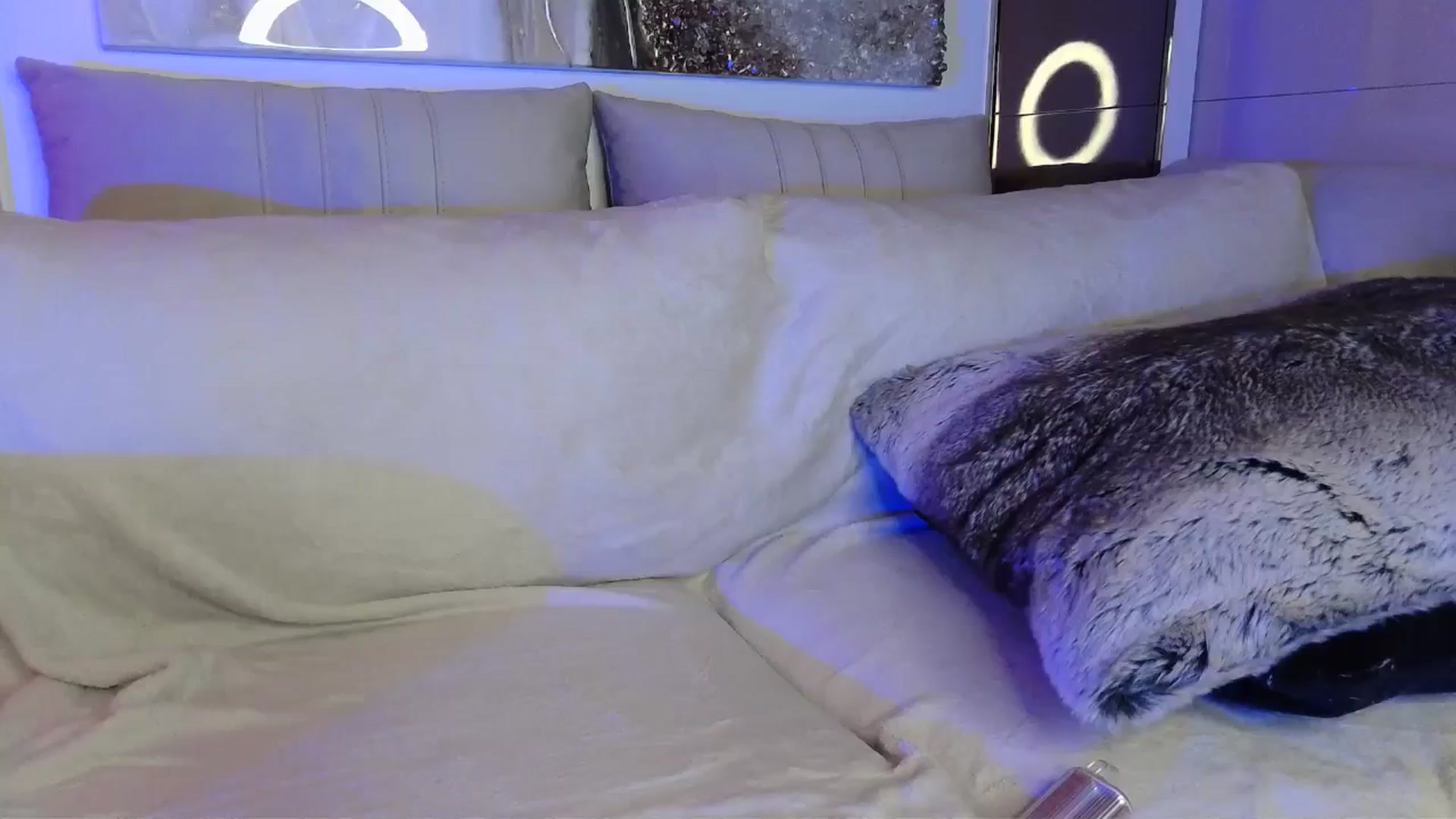 Gallery image thumbnail from UGLYGIRL_'s myfreecams stream on, 05/27/2024, 02:04 image 3 of 20
