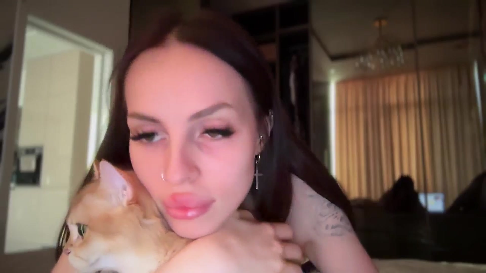 Gallery image thumbnail from UGLYGIRL_'s myfreecams stream on, 06/21/2024, 04:26 image 5 of 20