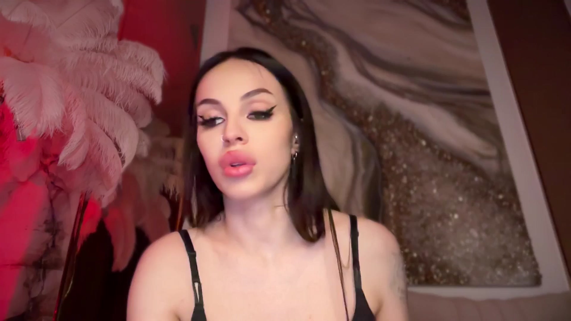 Gallery image thumbnail from UGLYGIRL_'s myfreecams stream on, 06/22/2024, 24:03 image 7 of 20
