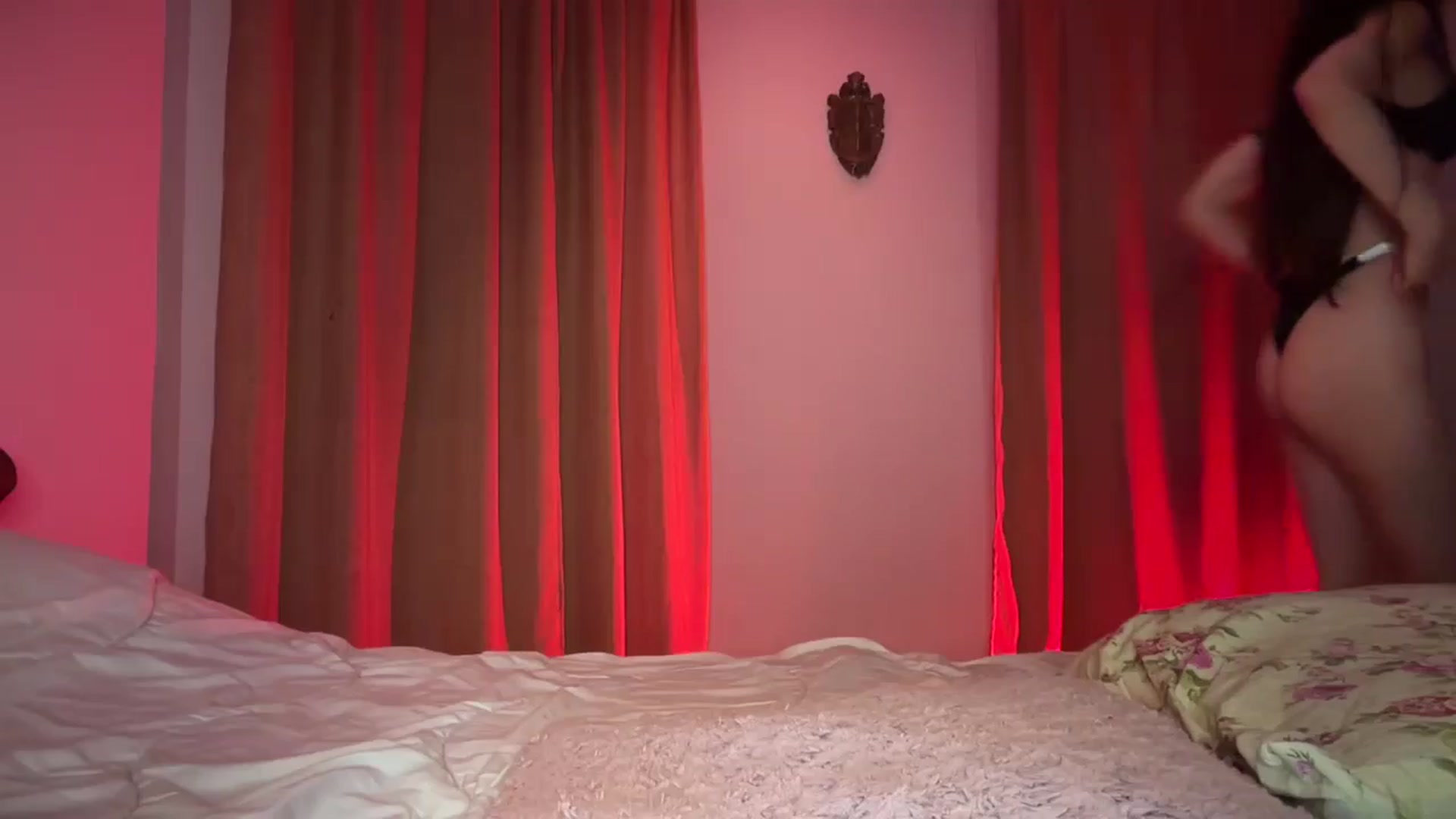 Gallery image thumbnail from UGLYGIRL_'s myfreecams stream on, 08/06/2024, 19:49 image 10 of 20