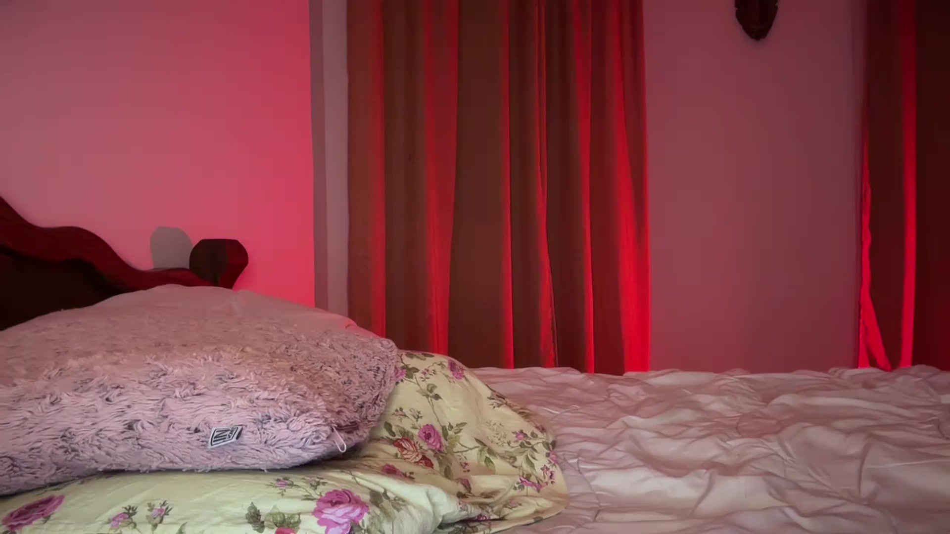 Gallery image thumbnail from UGLYGIRL_'s myfreecams stream on, 08/07/2024, 01:34 image 9 of 20