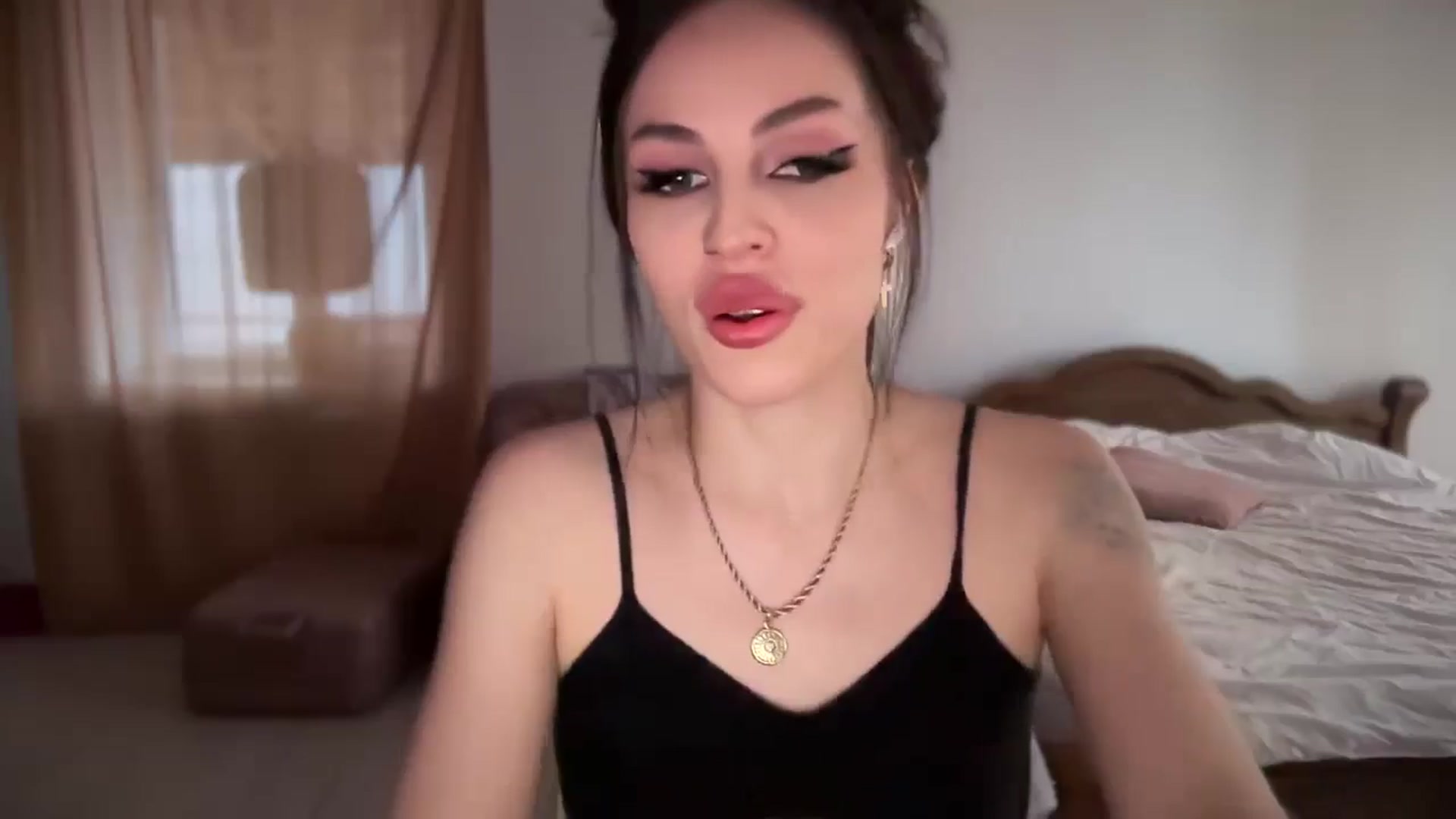 Gallery image thumbnail from UGLYGIRL_'s myfreecams stream on, 08/25/2024, 16:12 image 10 of 20