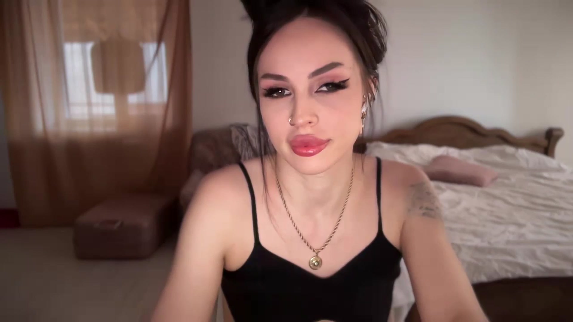 Gallery image thumbnail from UGLYGIRL_'s myfreecams stream on, 08/25/2024, 16:12 image 5 of 20