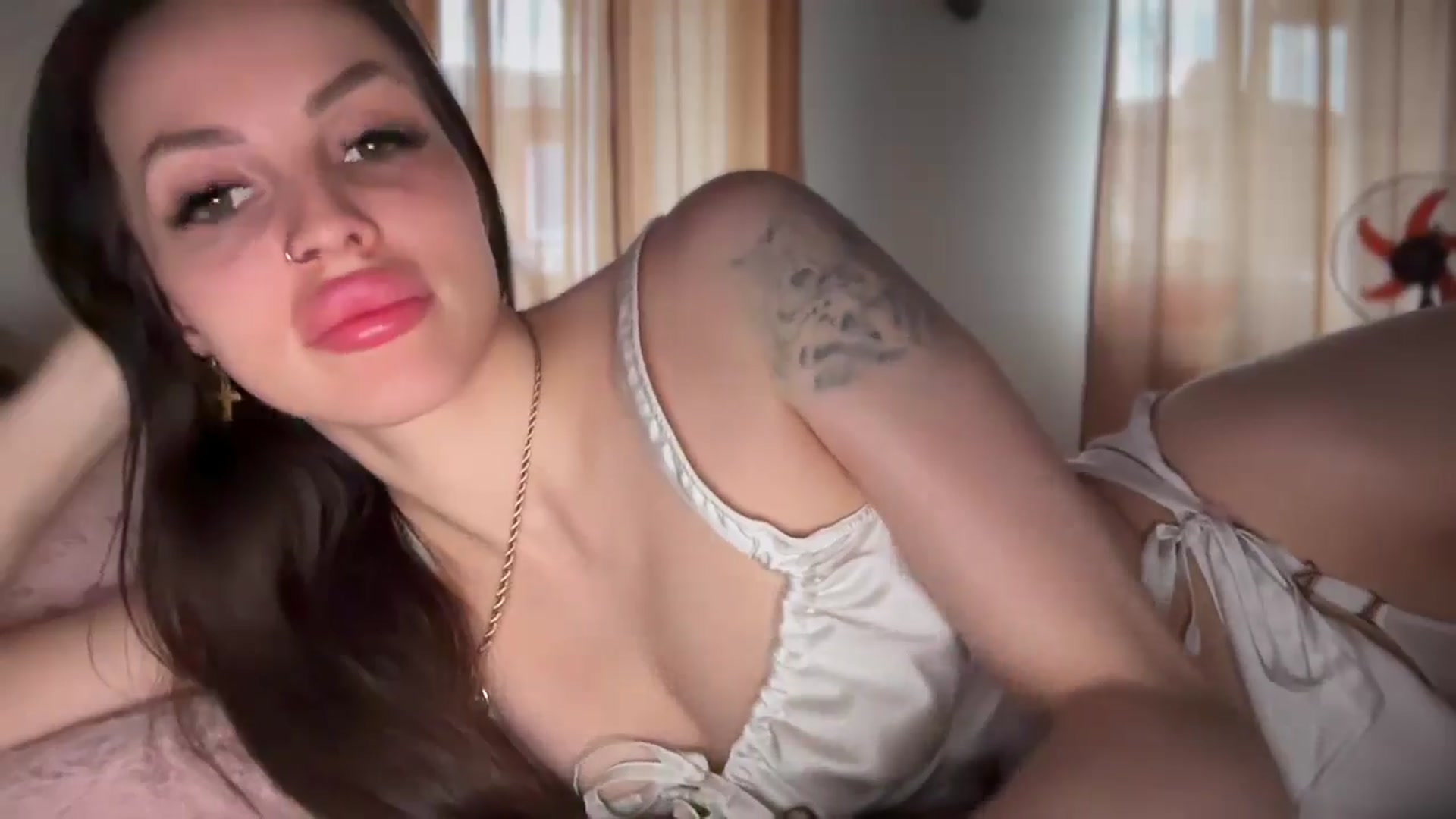 Gallery image thumbnail from UGLYGIRL_'s myfreecams stream on, 08/26/2024, 17:02 image 11 of 20