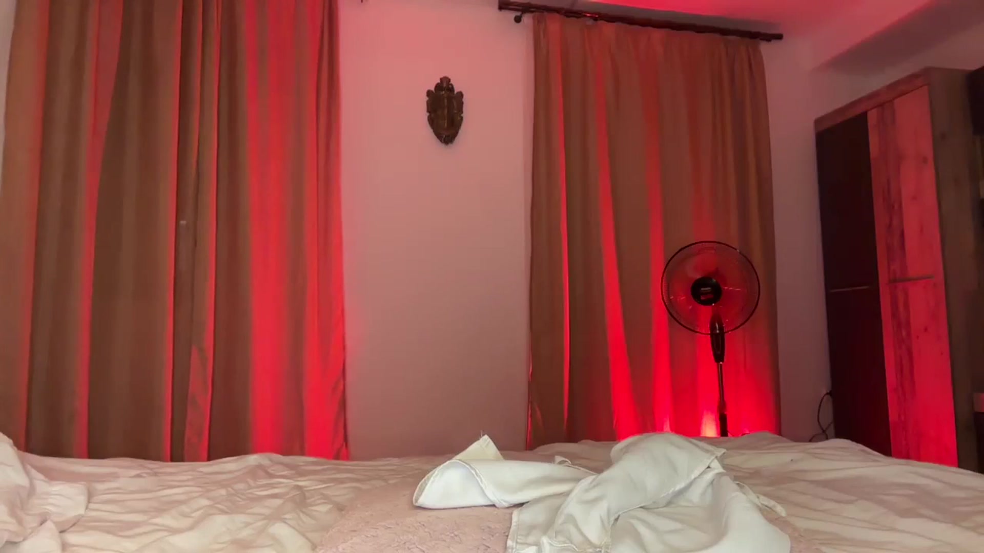 Gallery image thumbnail from UGLYGIRL_'s myfreecams stream on, 08/26/2024, 18:53 image 5 of 20