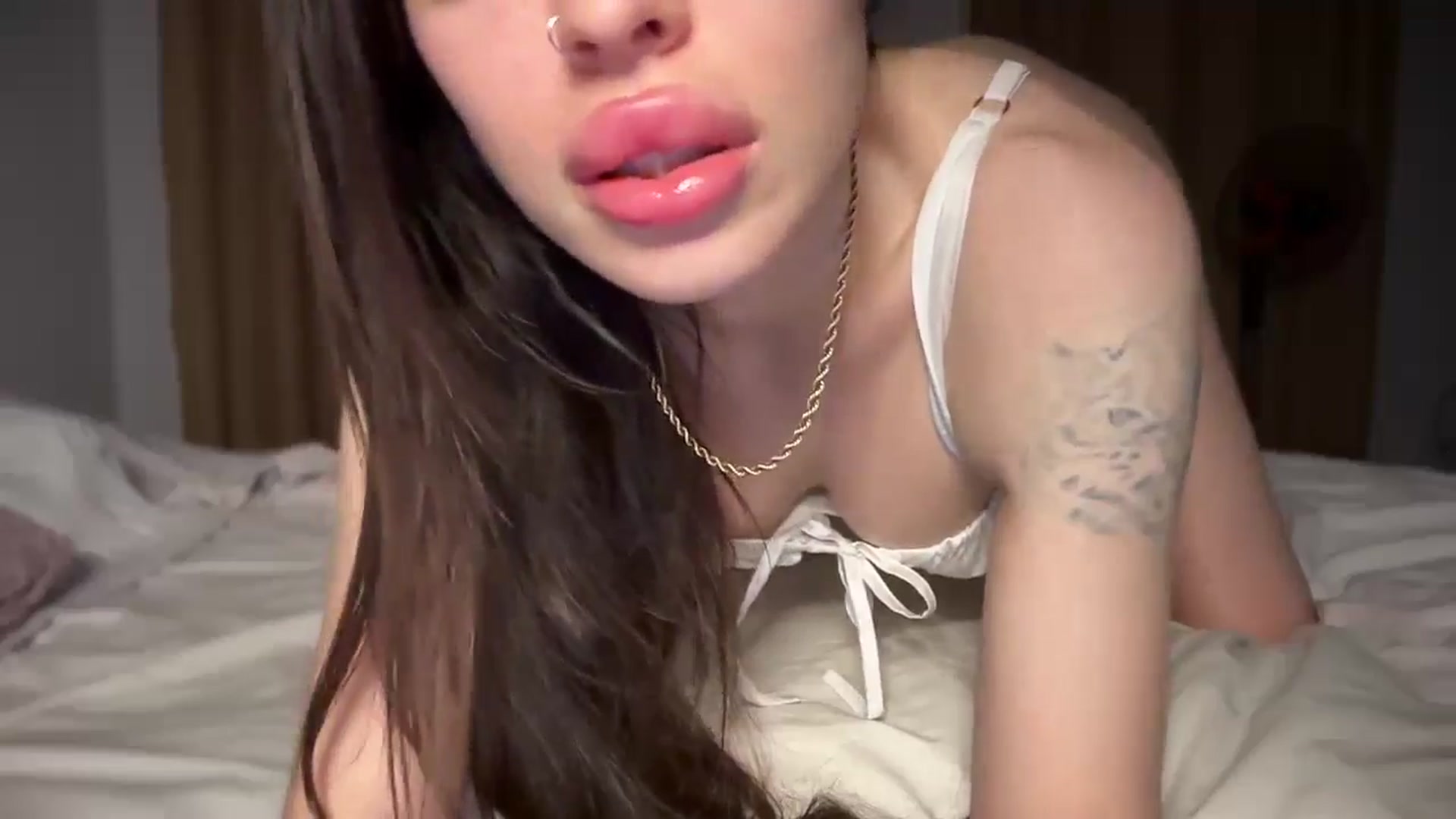 Gallery image thumbnail from UGLYGIRL_'s myfreecams stream on, 08/26/2024, 23:57 image 2 of 20