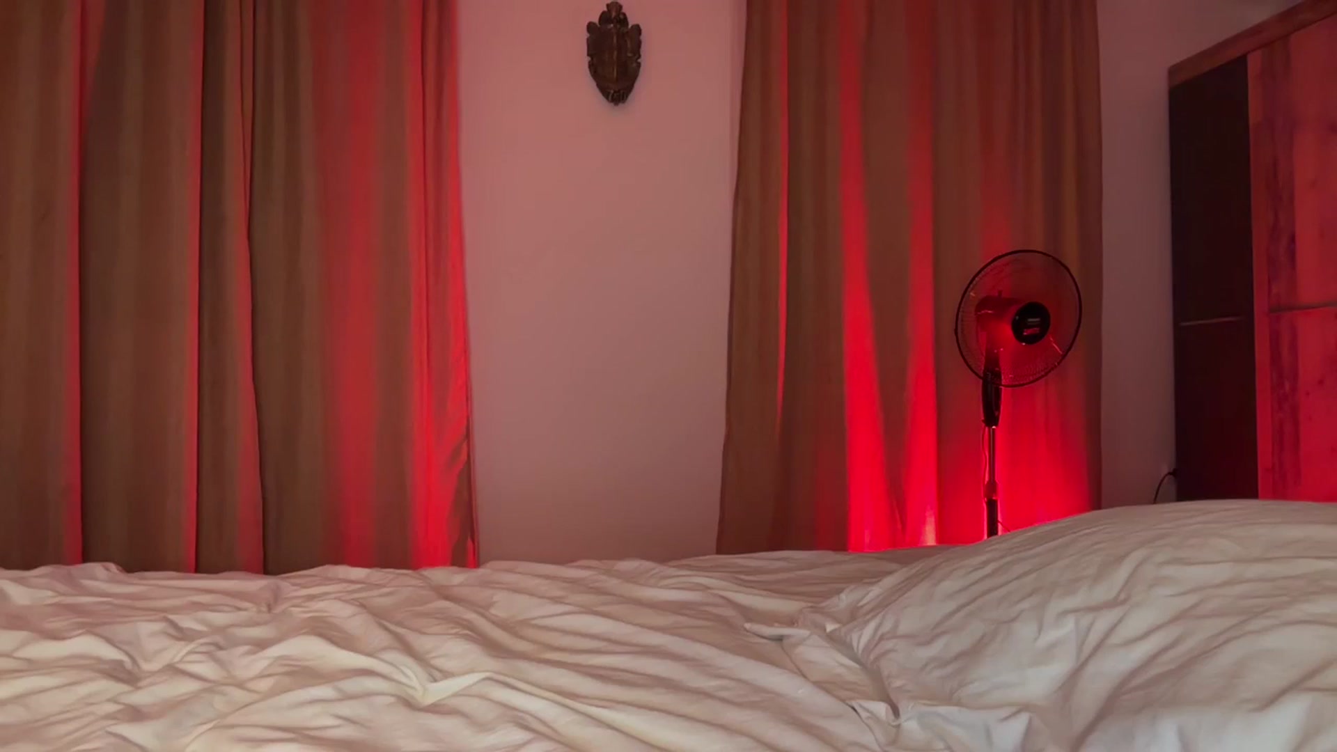 Gallery image thumbnail from UGLYGIRL_'s myfreecams stream on, 08/27/2024, 02:51 image 13 of 20