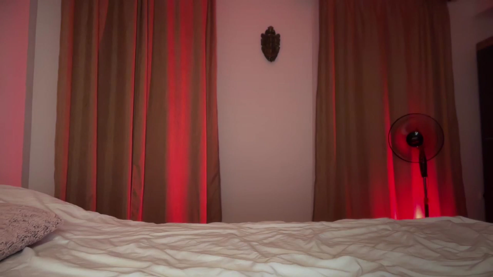 Gallery image thumbnail from UGLYGIRL_'s myfreecams stream on, 08/30/2024, 19:25 image 17 of 20