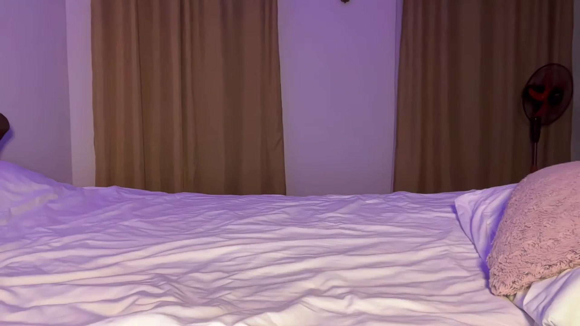 Gallery image thumbnail from UGLYGIRL_'s myfreecams stream on, 08/31/2024, 19:27 image 10 of 20