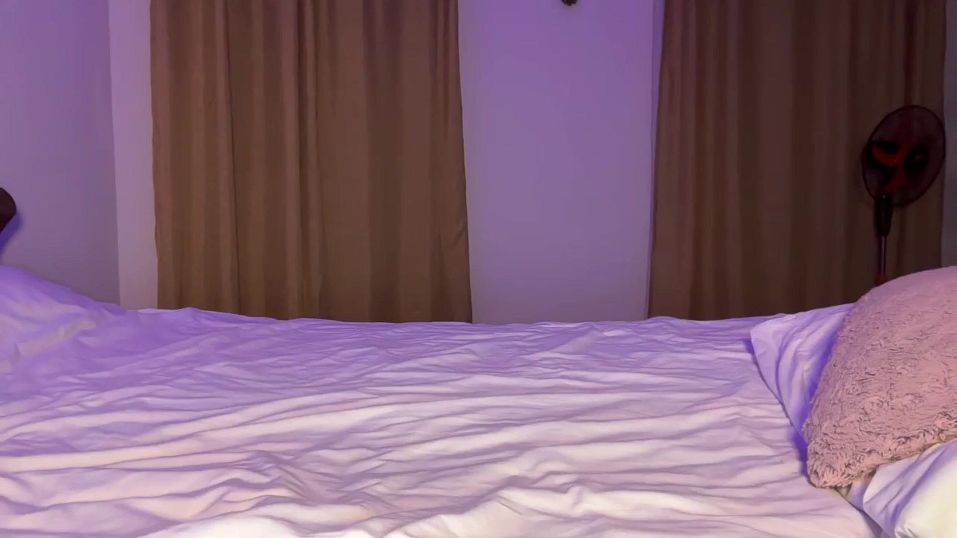 Gallery image thumbnail from UGLYGIRL_'s myfreecams stream on, 08/31/2024, 19:27 image 15 of 20