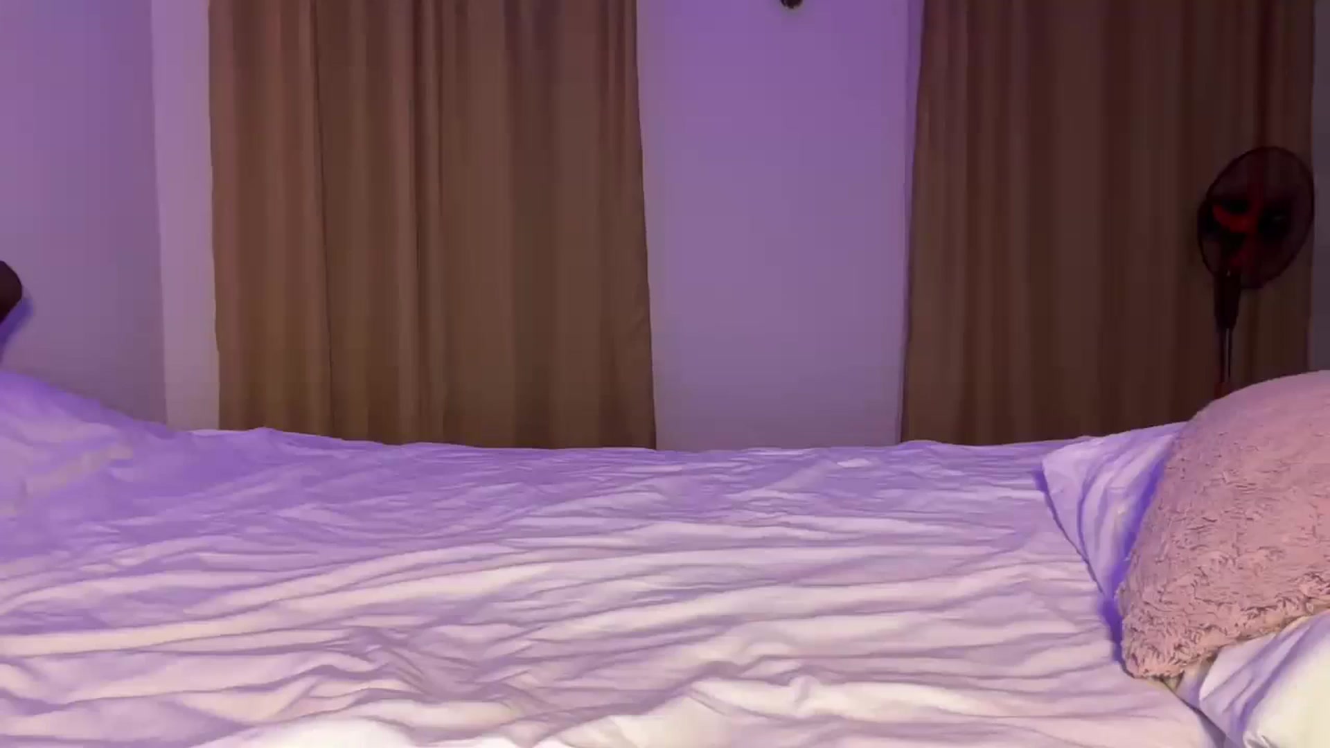 Gallery image thumbnail from UGLYGIRL_'s myfreecams stream on, 08/31/2024, 19:27 image 16 of 20